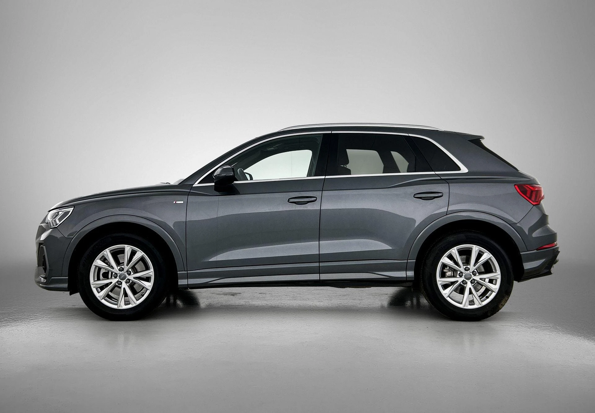 Audi Q3 met kenteken 73100 – autofoto 4