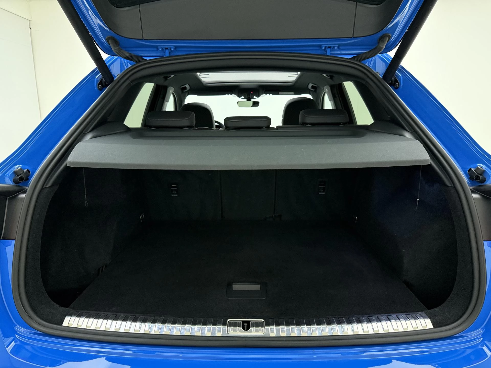 Audi Q3 met kenteken GHF-35-X – autofoto 4