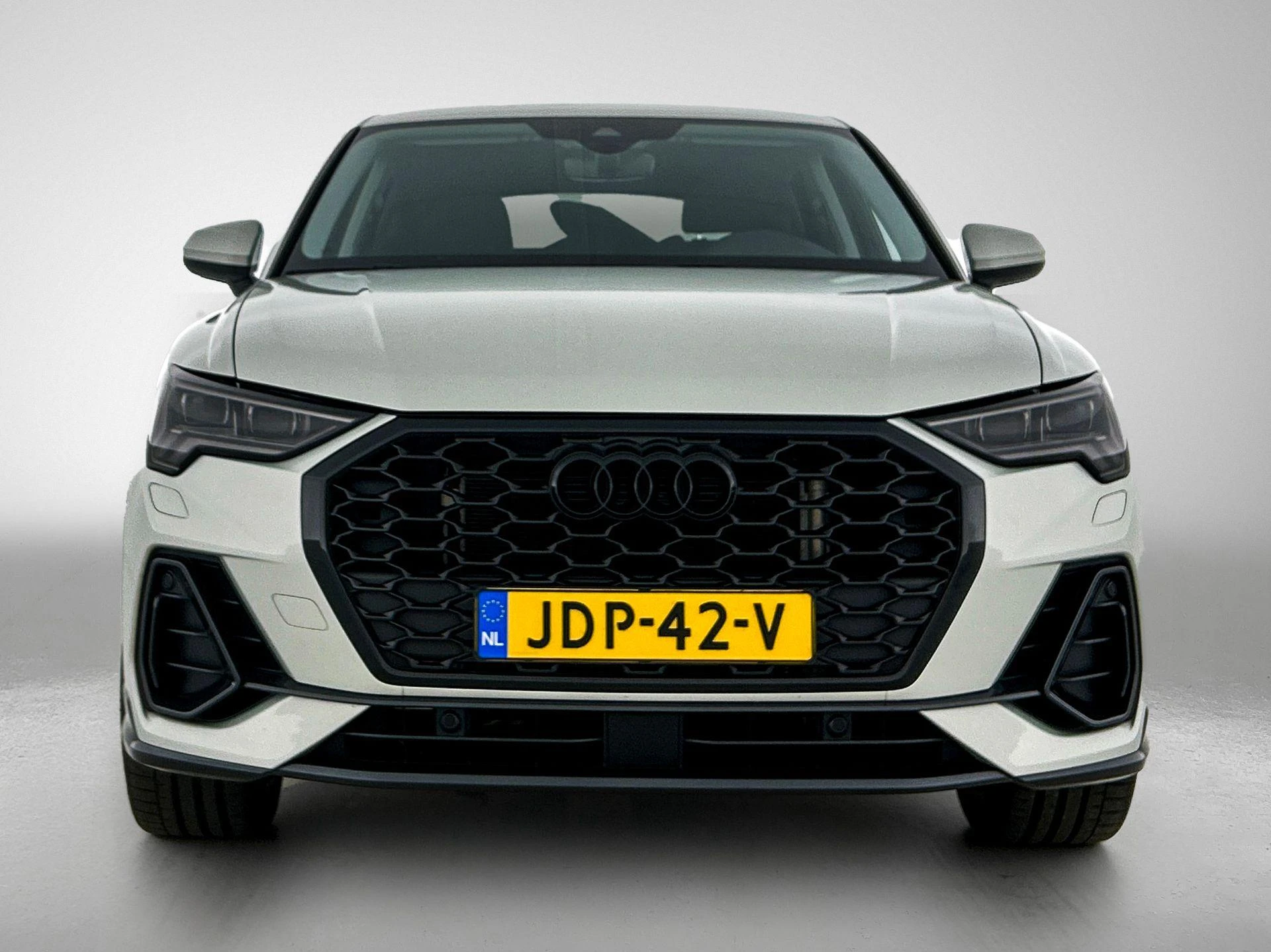 Audi Q3 met kenteken JDP-42-V – autofoto 4