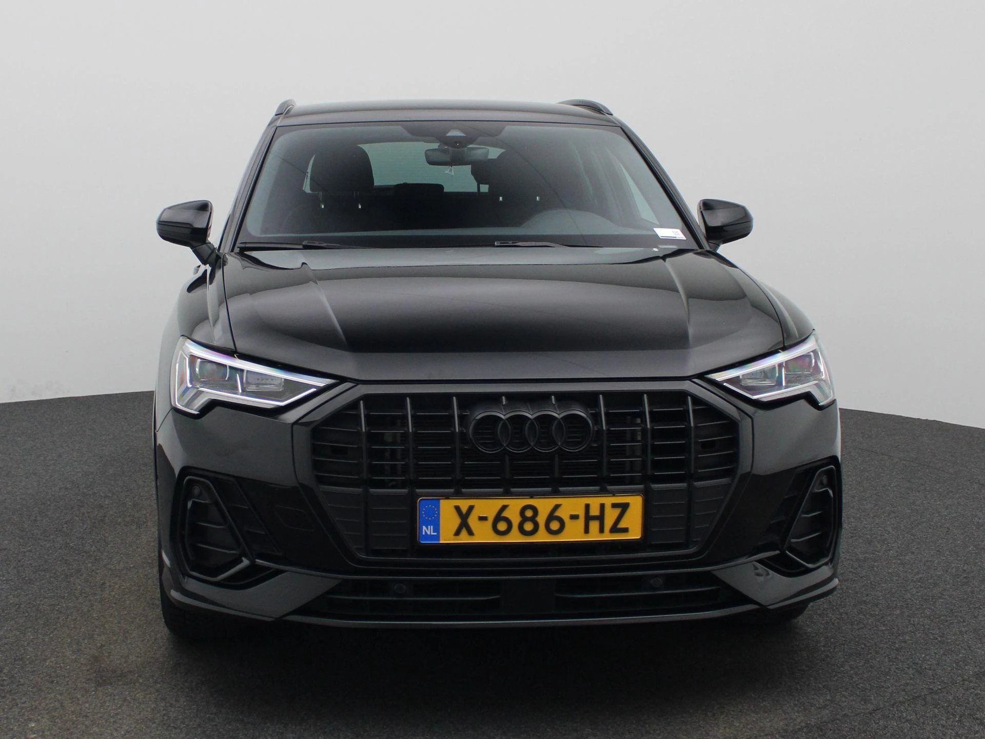 Audi Q3 met kenteken X-686-HZ – autofoto 3