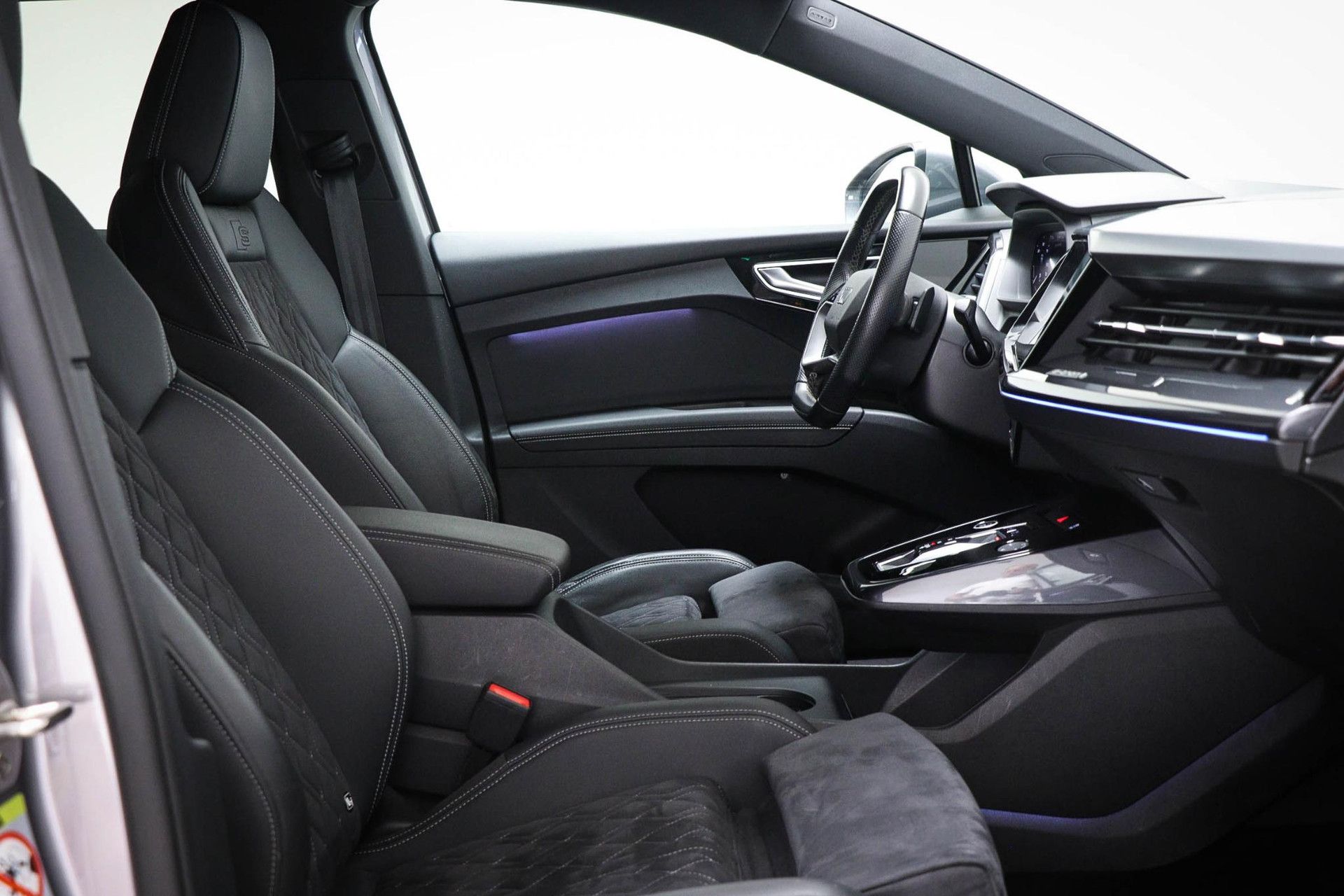 Audi Q4 e-tron met kenteken KXP-69-F – autofoto 4