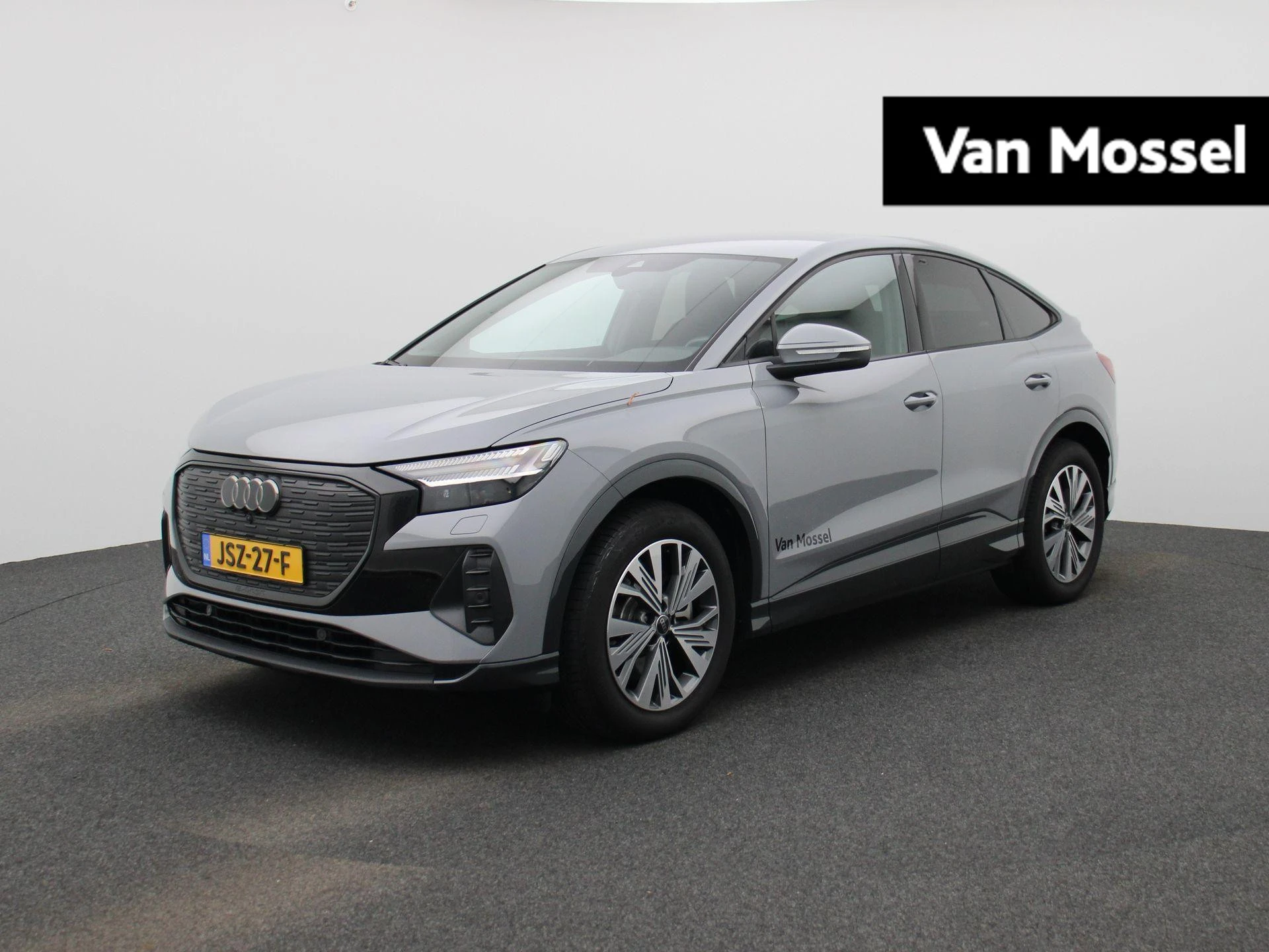Audi Q4 Sportbacke-tron – autofoto 2