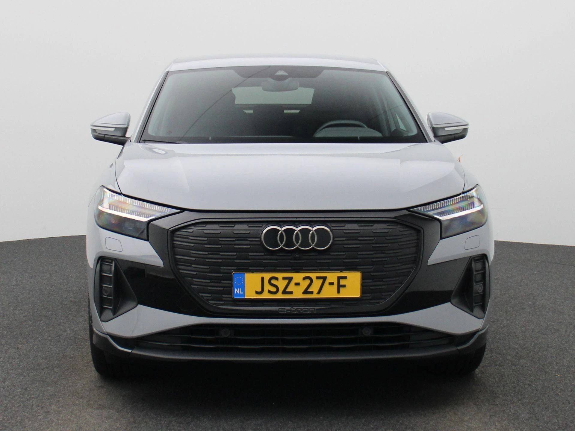 Audi Q4 Sportbacke-tron – autofoto 4