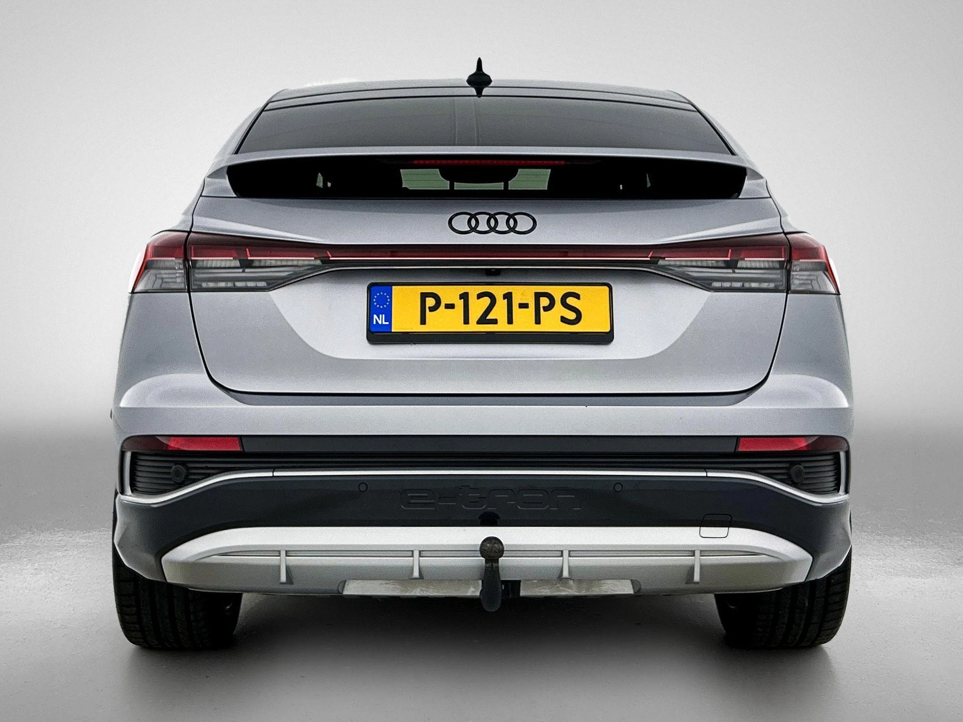 Audi Q4 Sportbacke-tron – autofoto 5