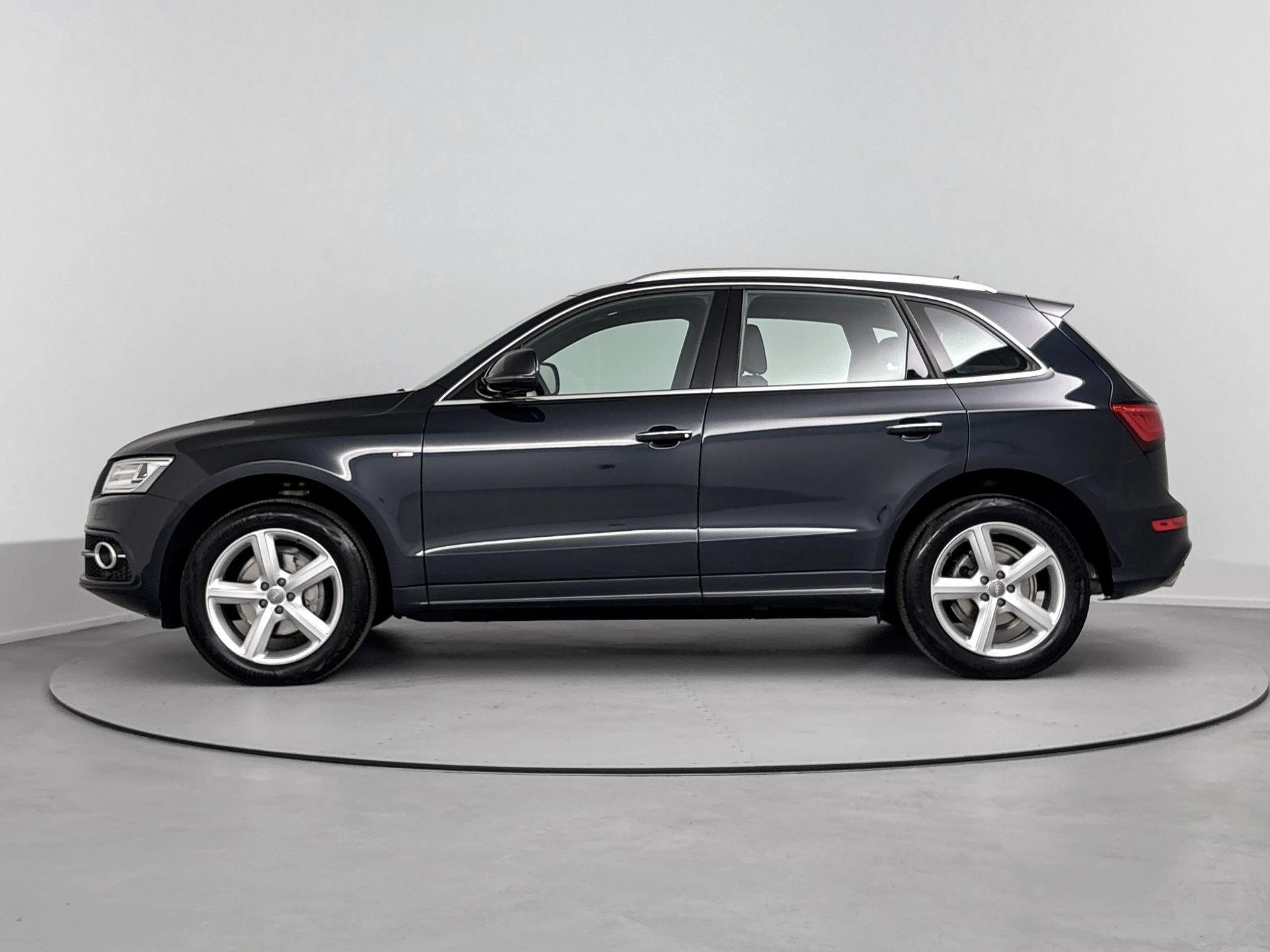 Audi Q5 met kenteken 74100 – autofoto 5