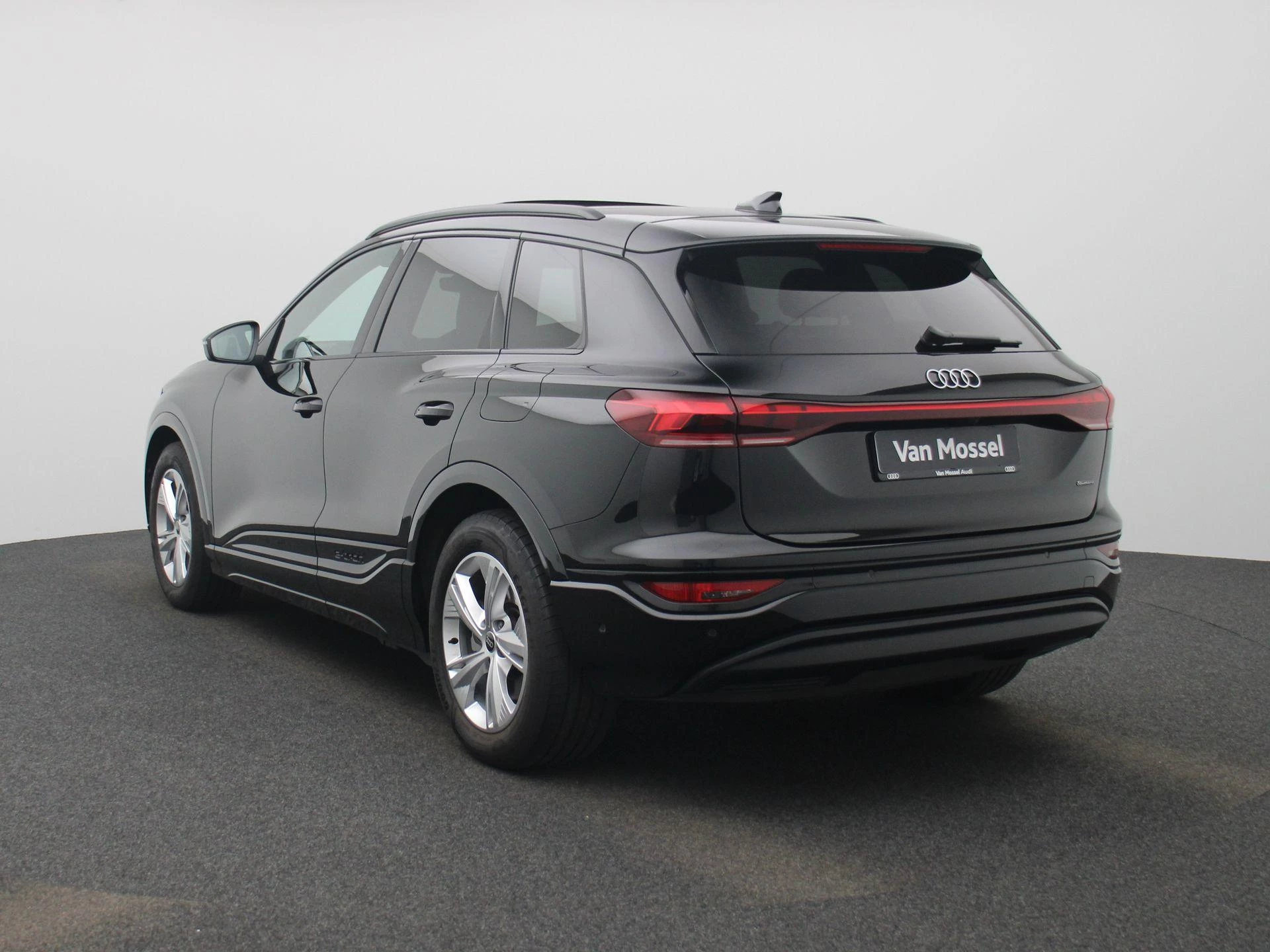 Audi Q6 e-tron – autofoto 3