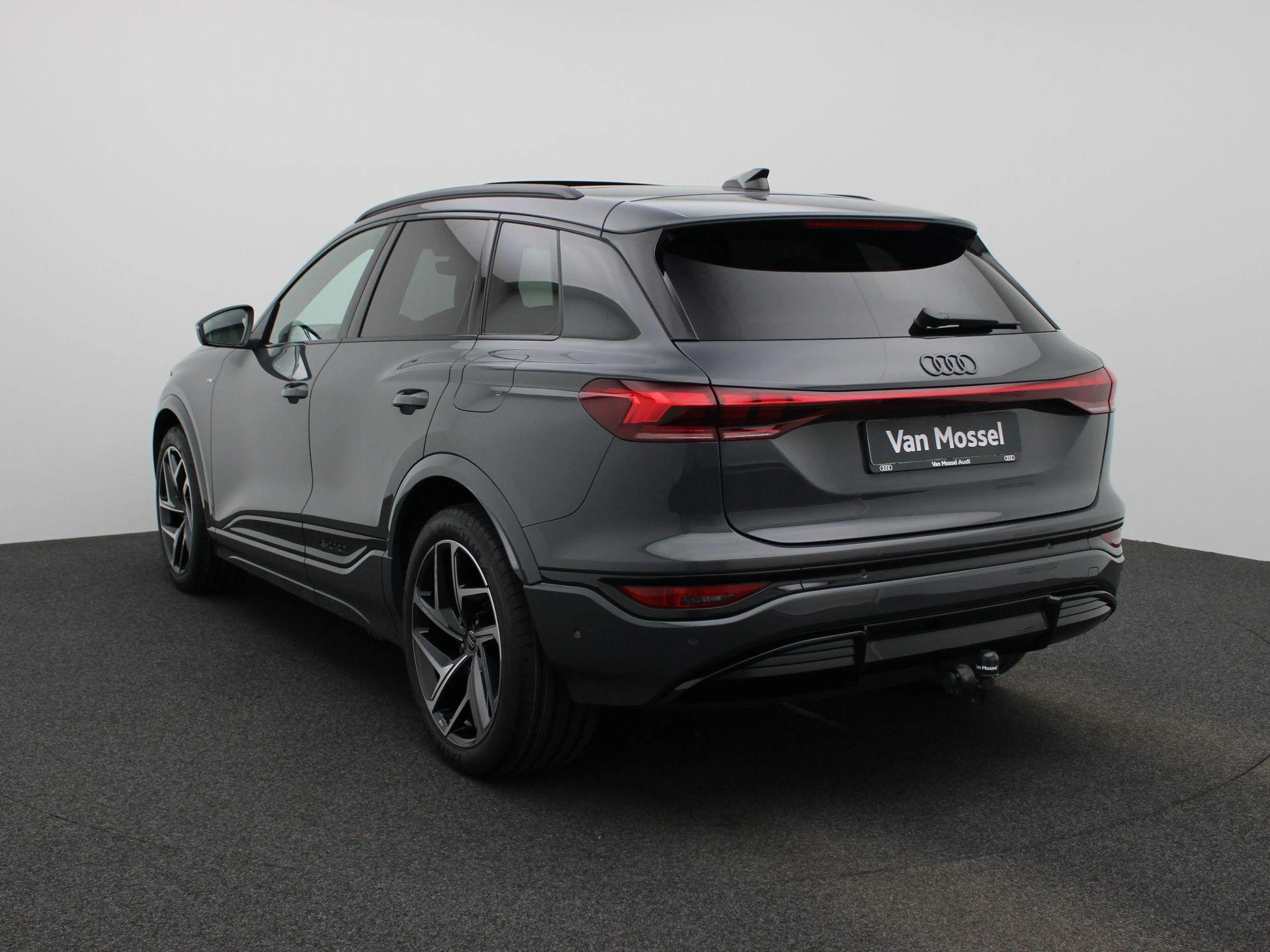 Audi Q6 e-tron – autofoto 3