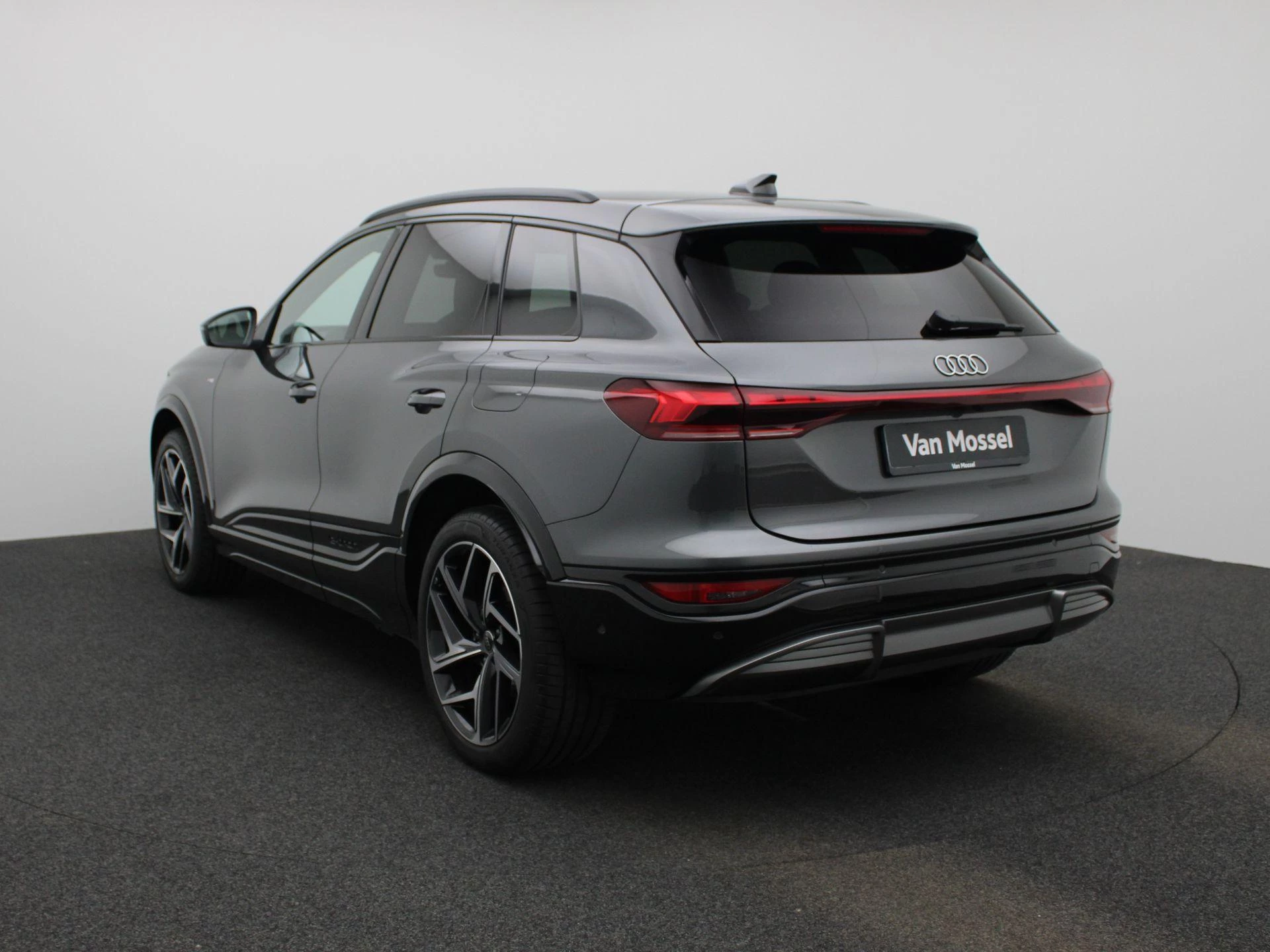 Audi Q6 e-tron – autofoto 4
