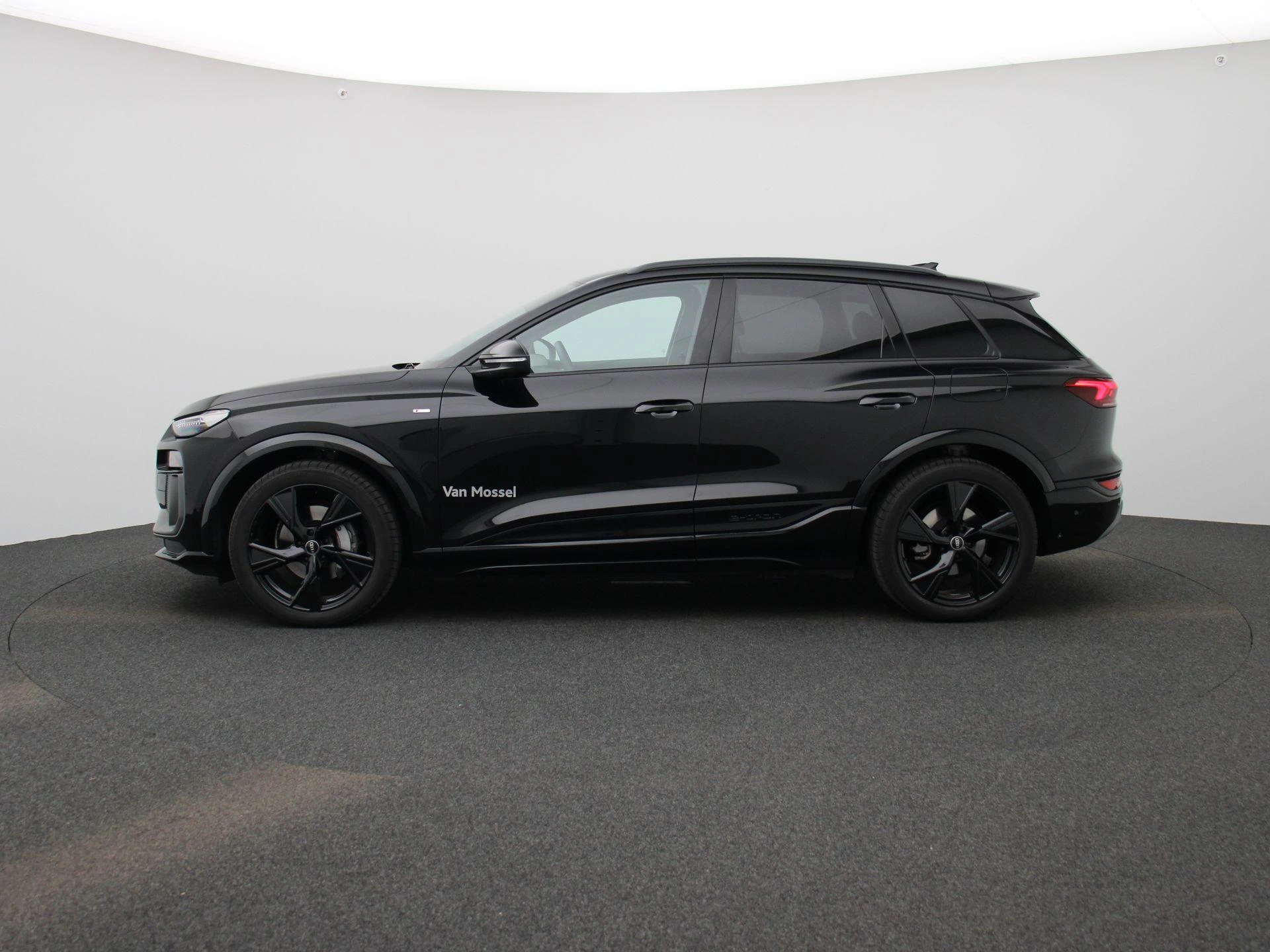 Audi Q6 e-tron – autofoto 5