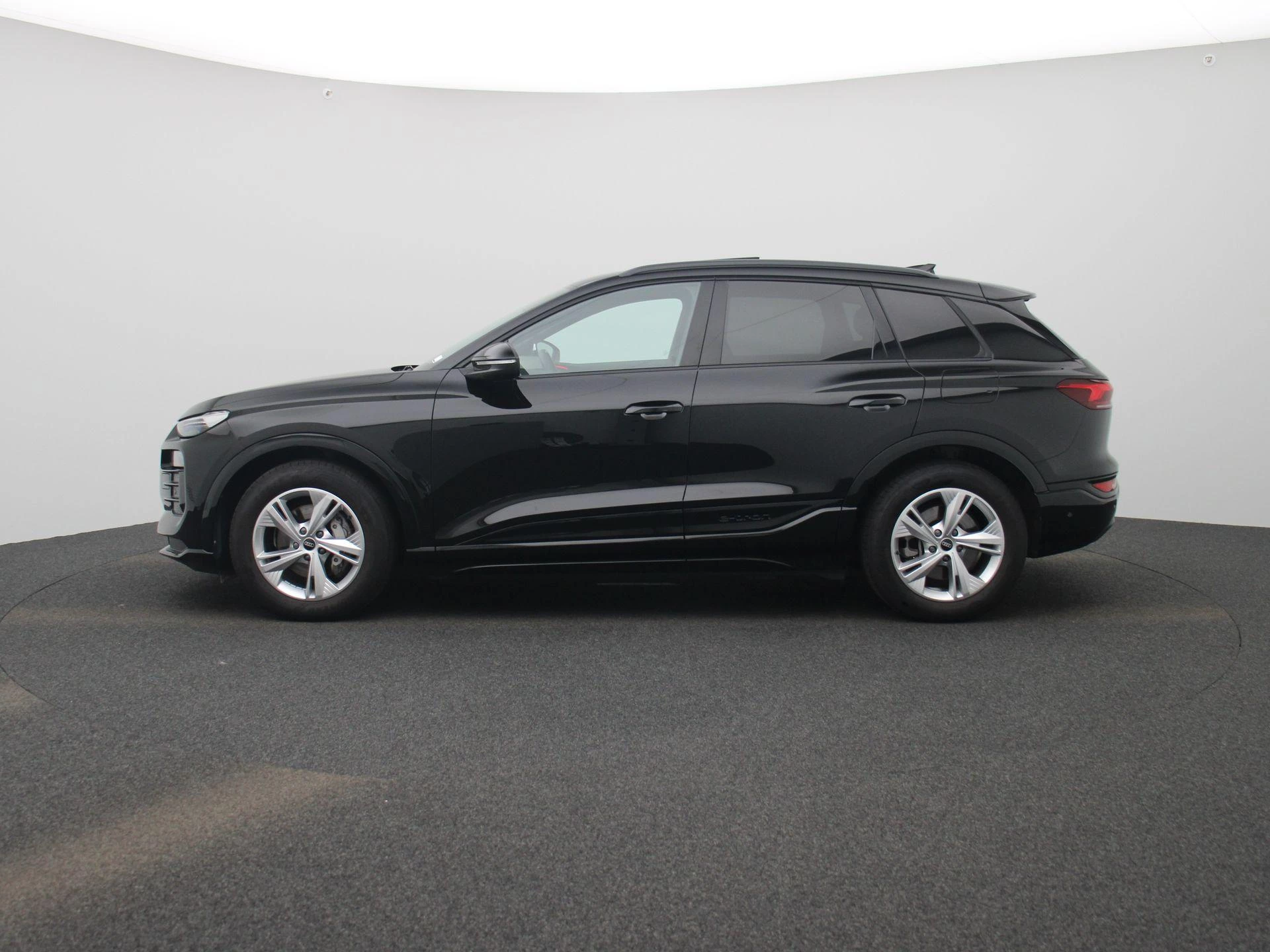 Audi Q6 e-tron – autofoto 5