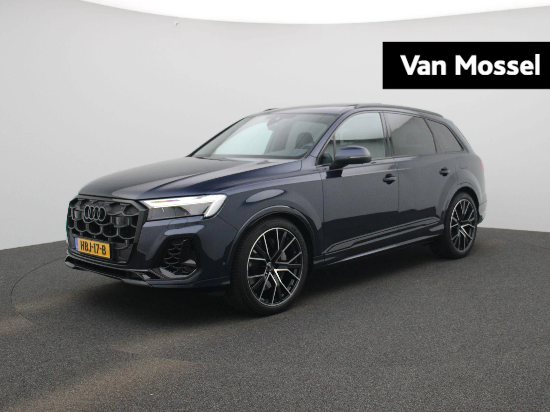 Audi Q7 met kenteken 13100 – autofoto 2
