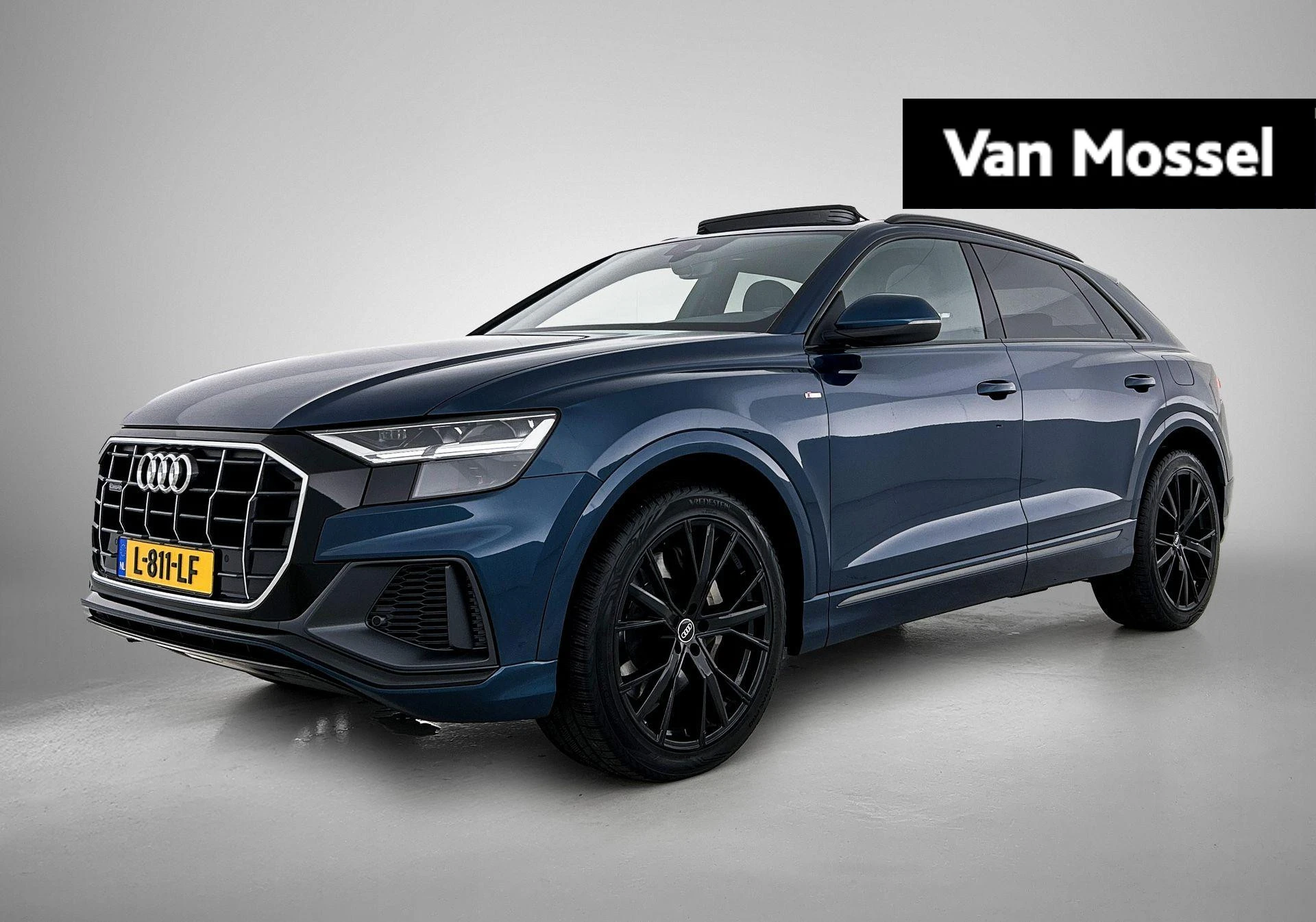 Audi Q8 met kenteken 44 – autofoto 2