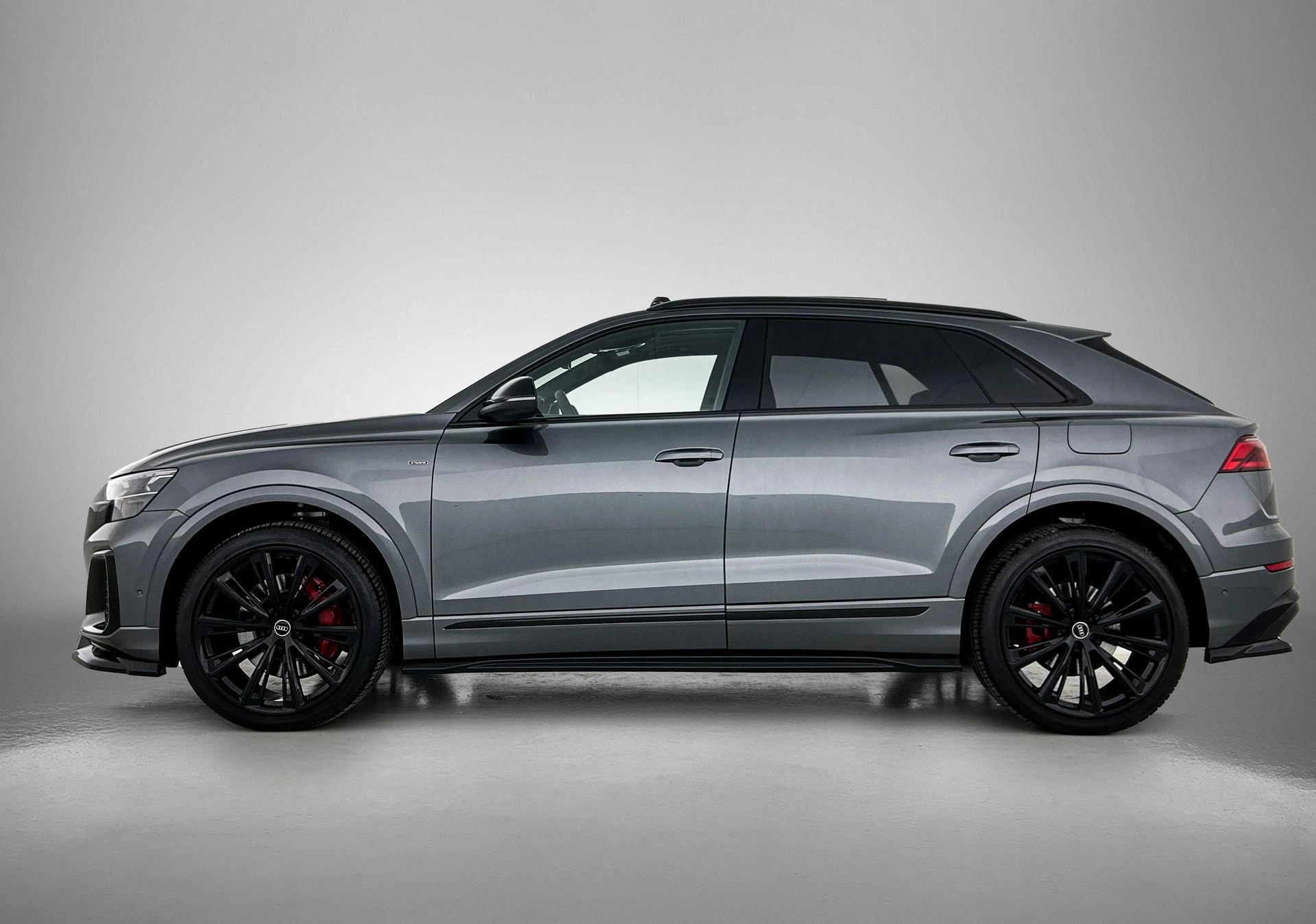 Audi Q8 met kenteken 85 – autofoto 5