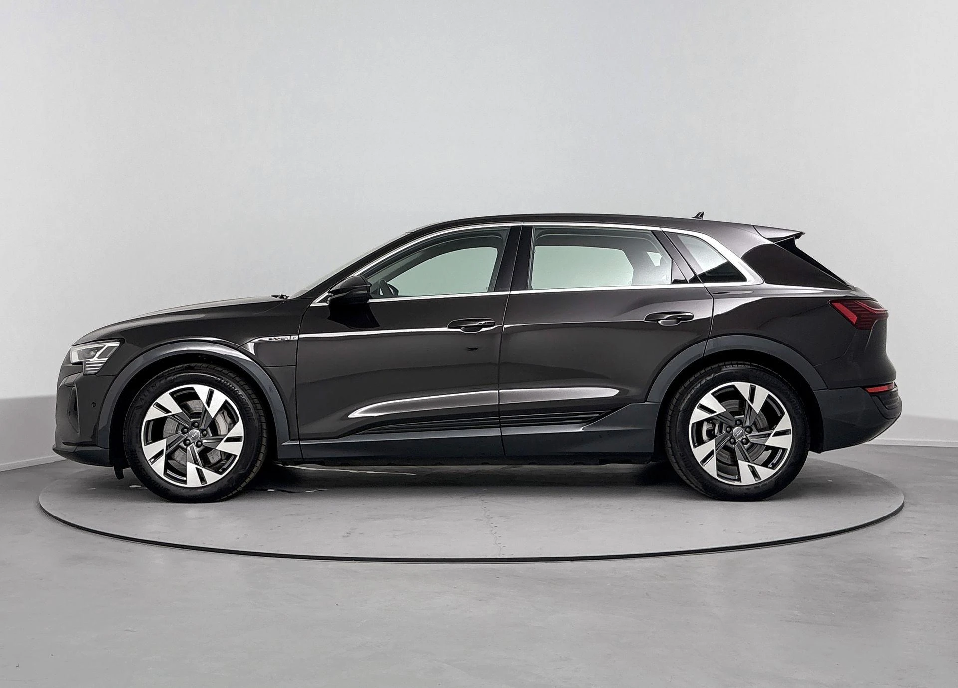 Audi Q8 e-tron – autofoto 4
