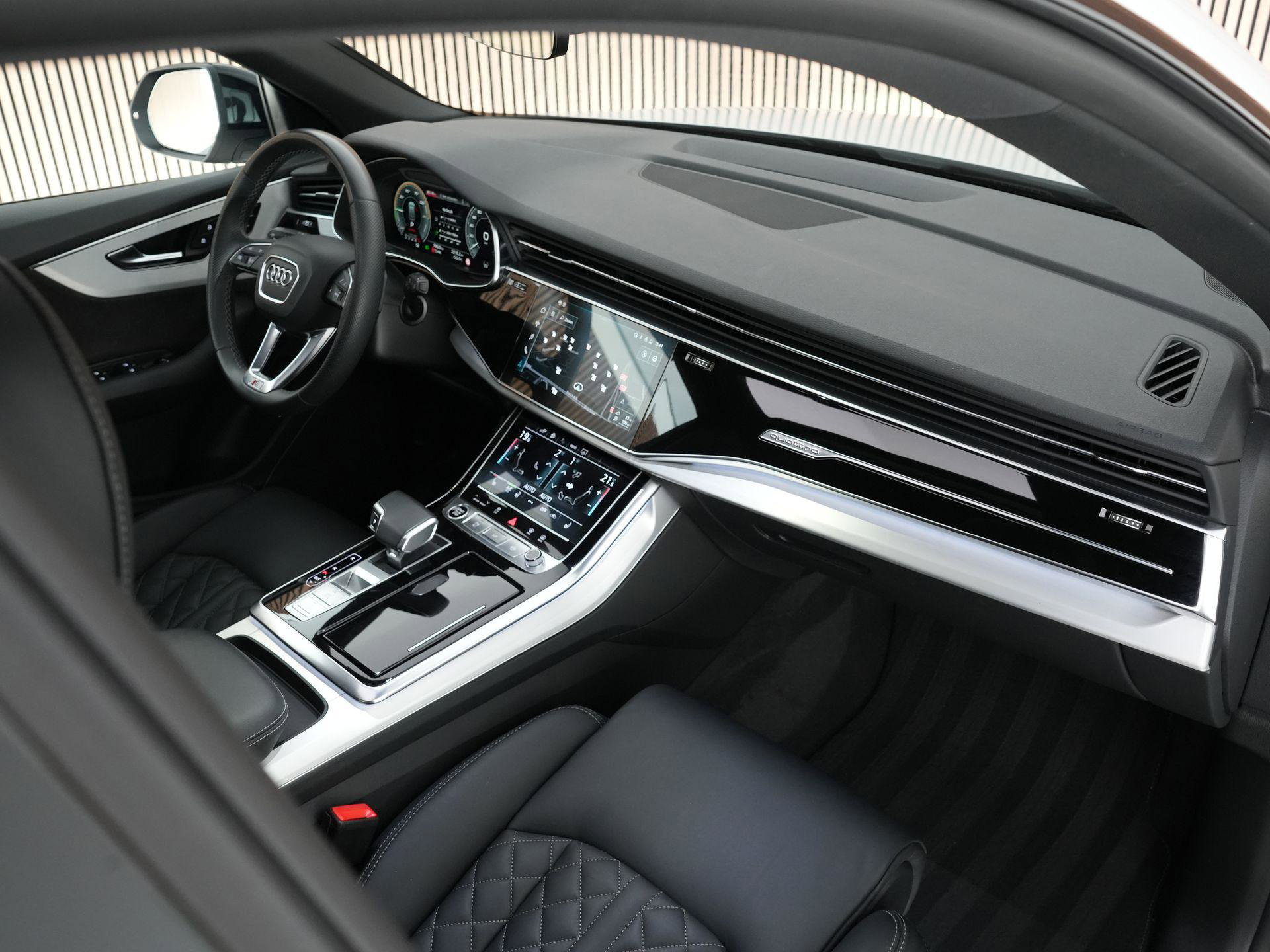 Audi Q8 – autofoto 3
