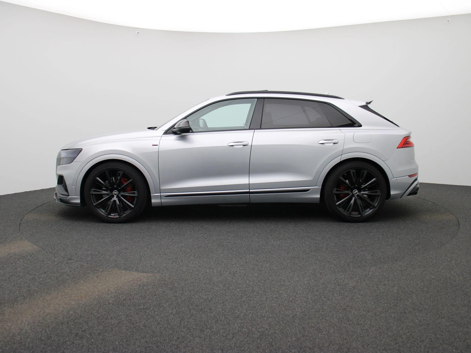 Audi Q8 met kenteken X-275-BK – autofoto 5