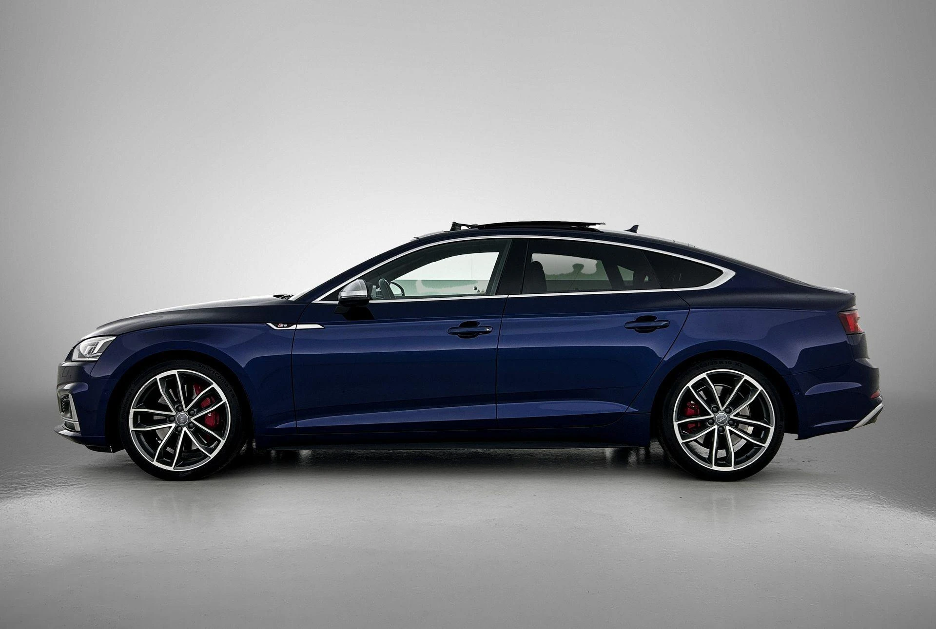 Audi S5 met kenteken 77100 – autofoto 4