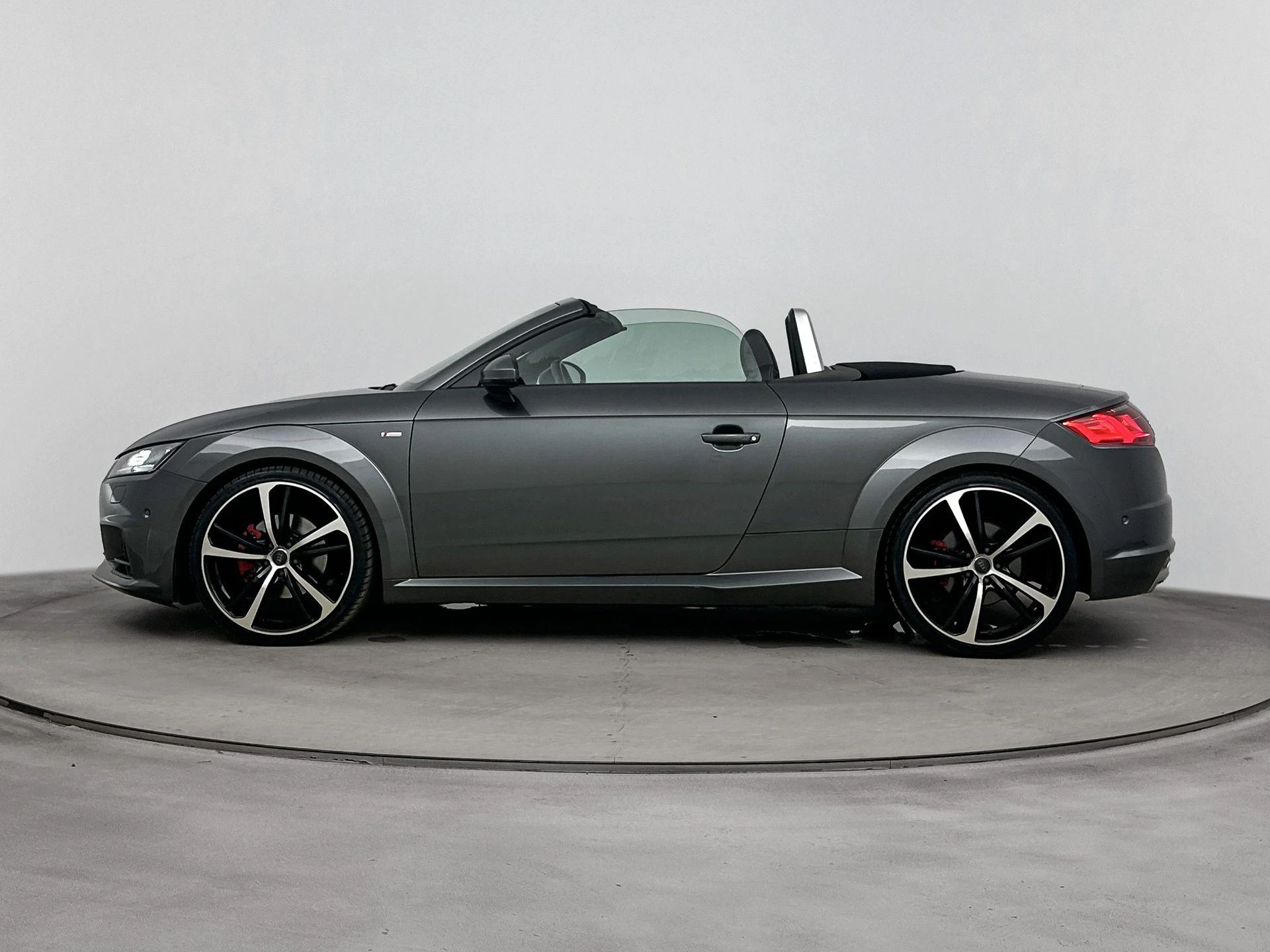 Audi TT met kenteken 69100 – autofoto 4
