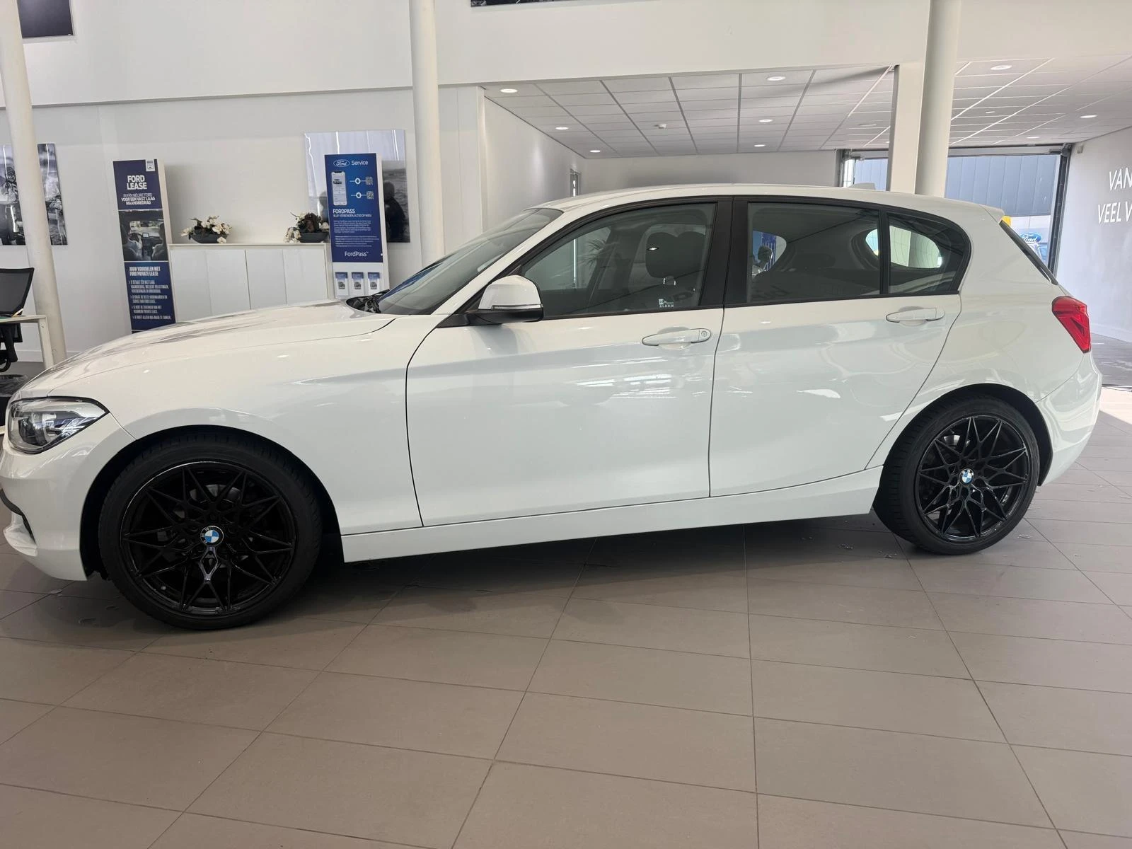 BMW 1-serie met kenteken 50100 – autofoto 4
