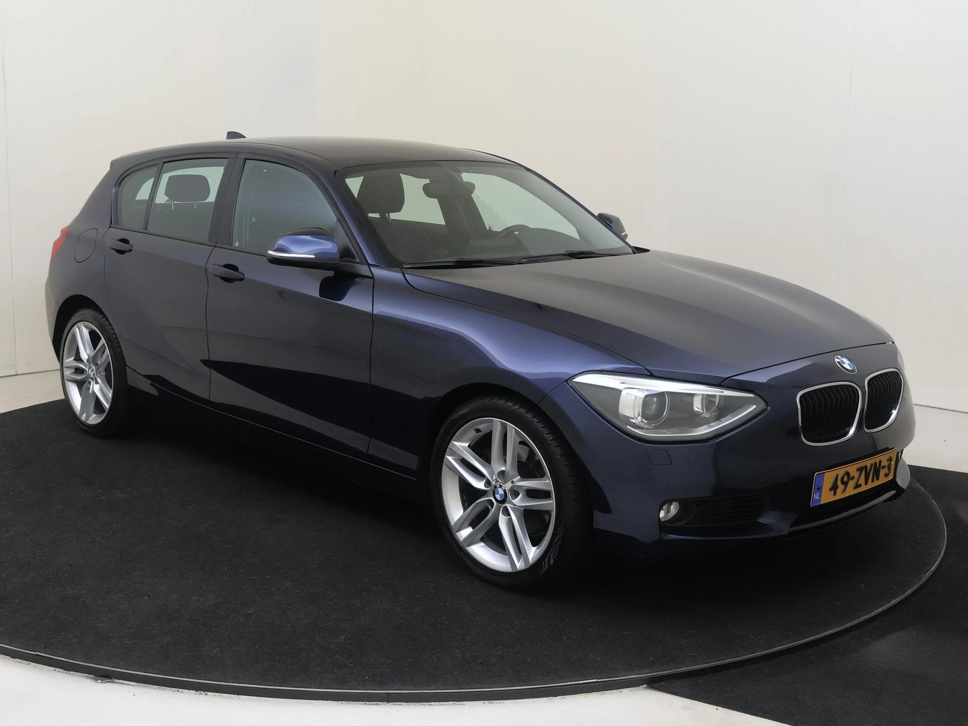 BMW 1-serie met kenteken 58100 – autofoto 3