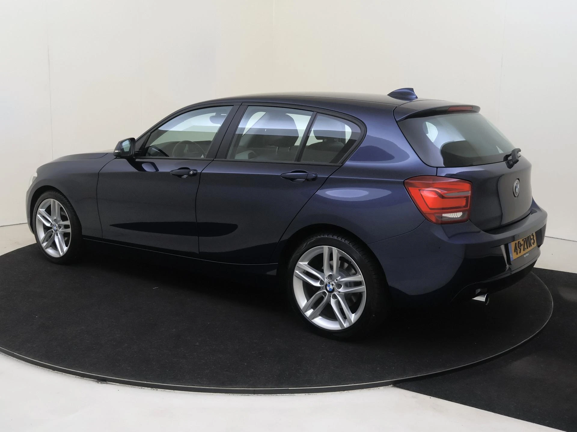 BMW 1-serie met kenteken 58100 – autofoto 4