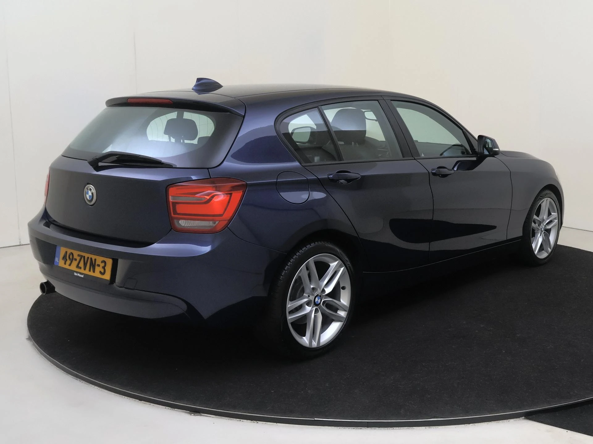 BMW 1-serie met kenteken 58100 – autofoto 5