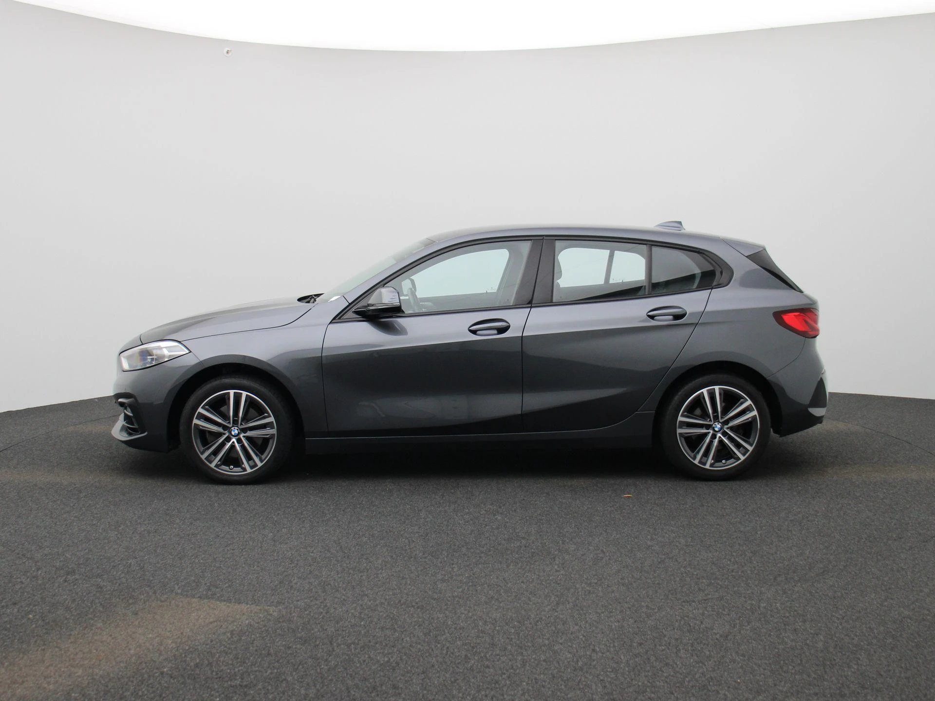 BMW 1-serie met kenteken 64100 – autofoto 5
