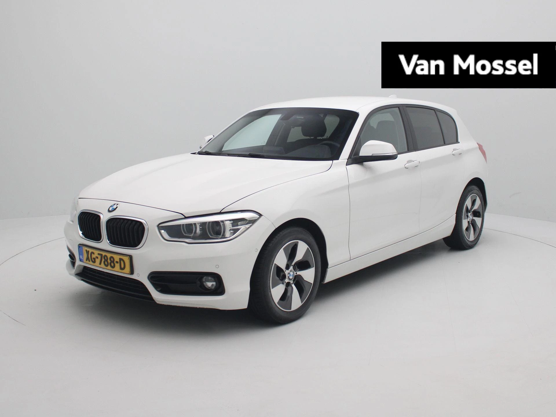 BMW 1-serie met kenteken 68100 – autofoto 2