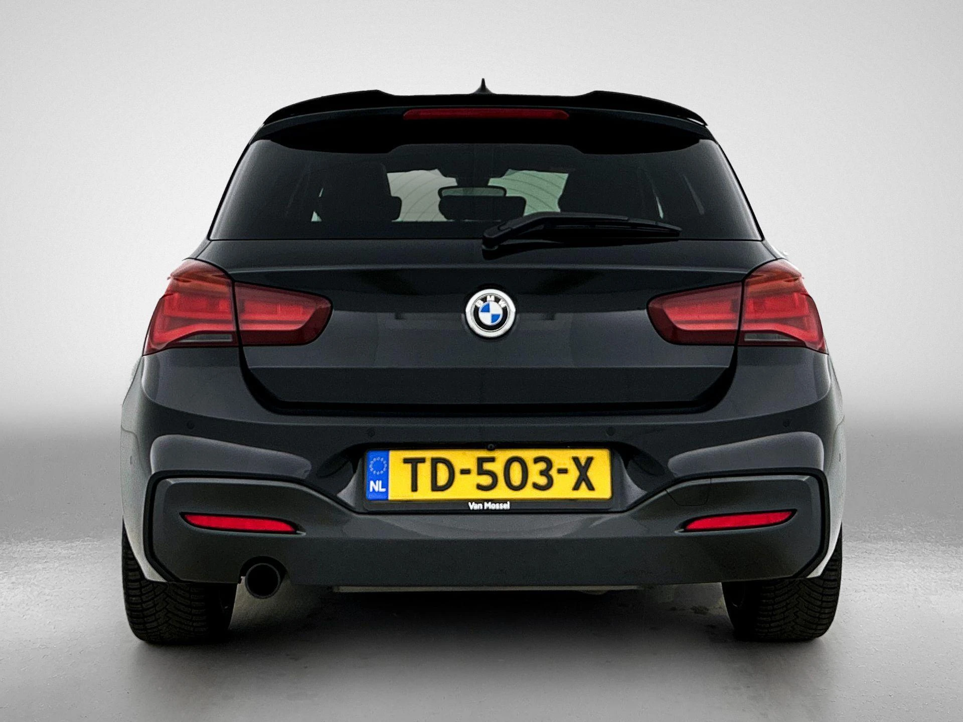 BMW 1-serie met kenteken 68100 – autofoto 5