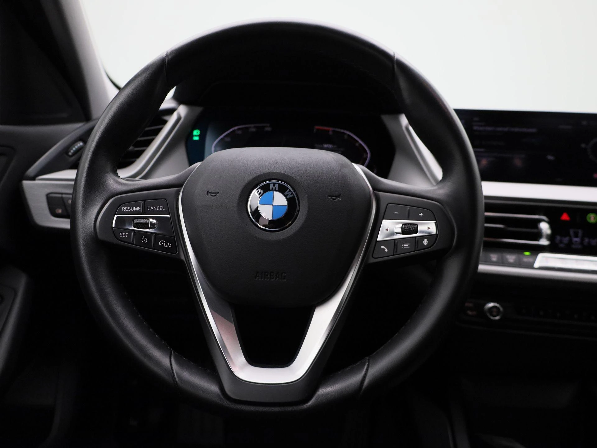 BMW 1-serie met kenteken KVF-51-H – autofoto 3