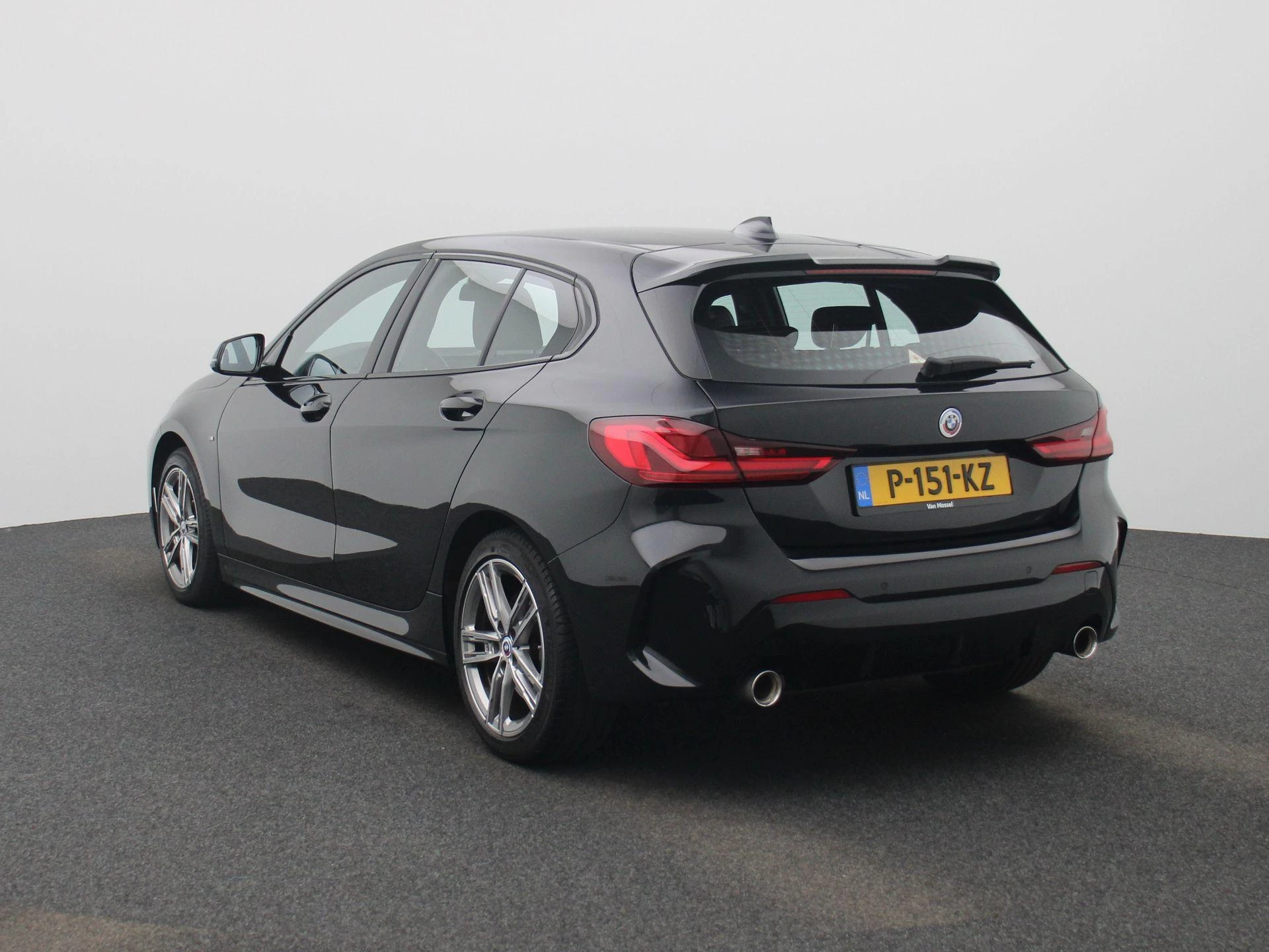 BMW 1-serie met kenteken P-151-KZ – autofoto 4