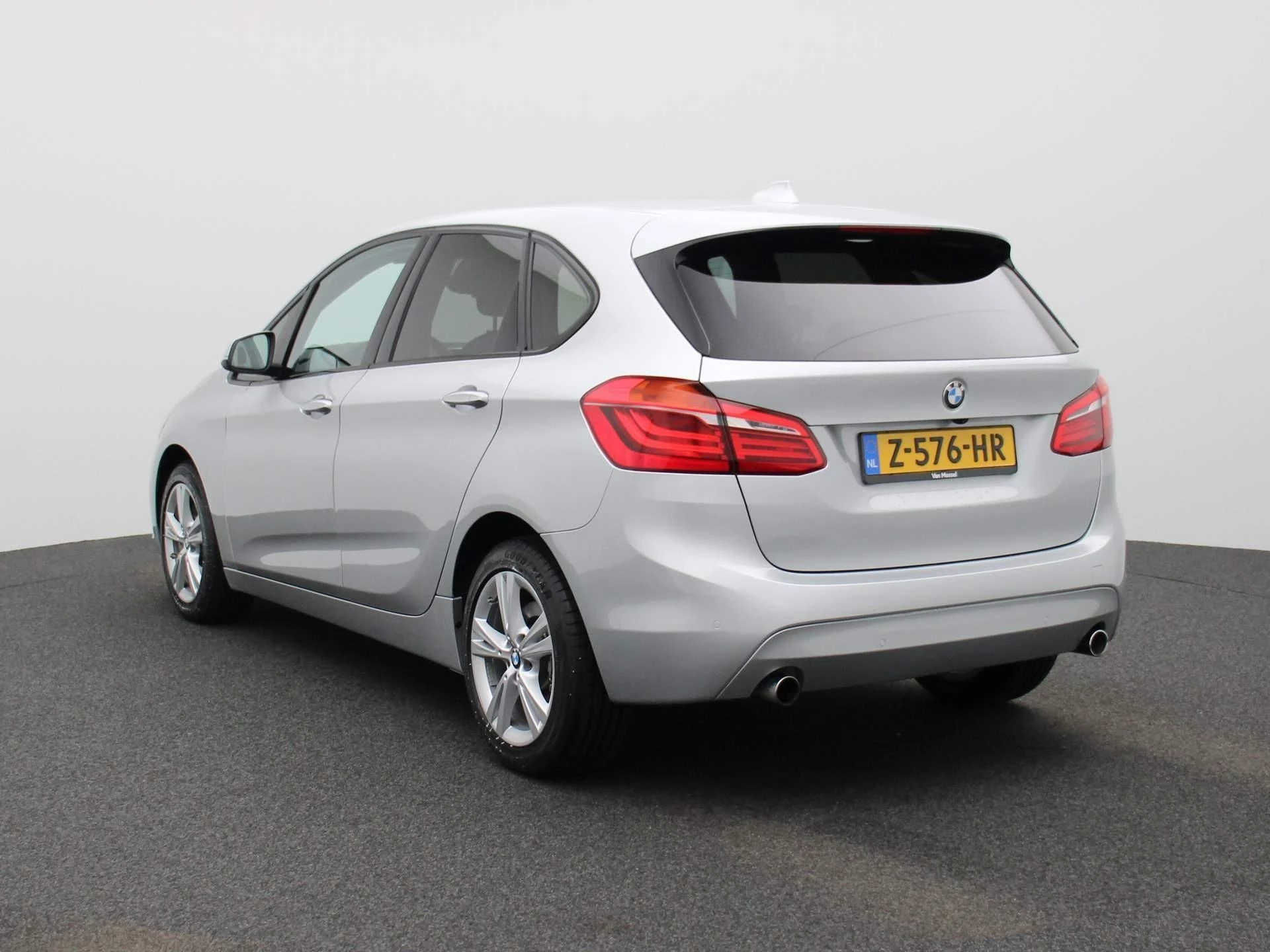 BMW 2-serie met kenteken 64100 – autofoto 4