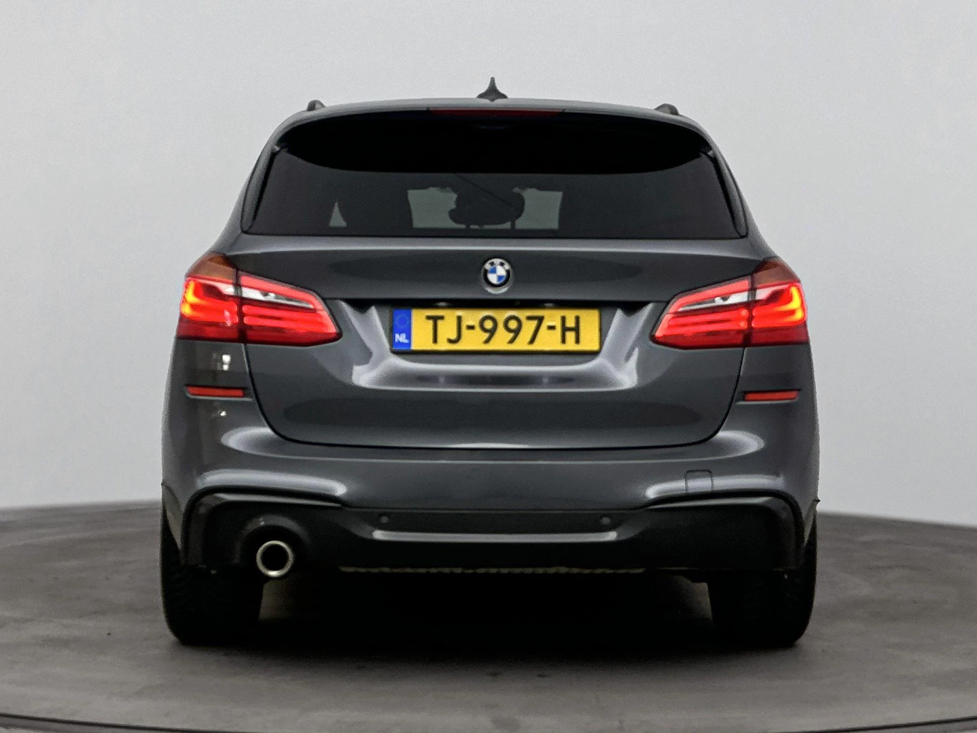 BMW 2-serie met kenteken 71100 – autofoto 5