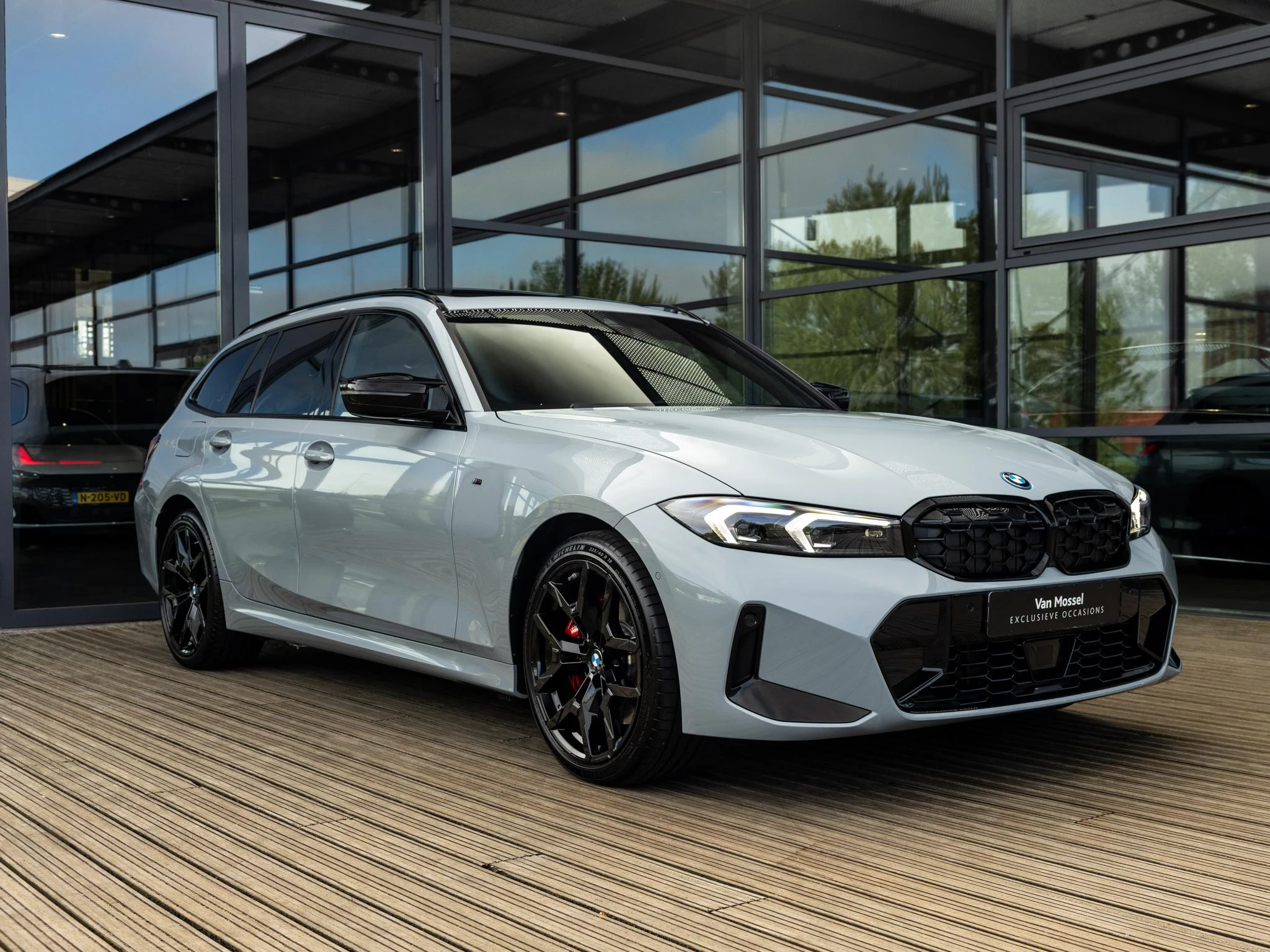BMW 3-Serie met kenteken 97 – autofoto 5