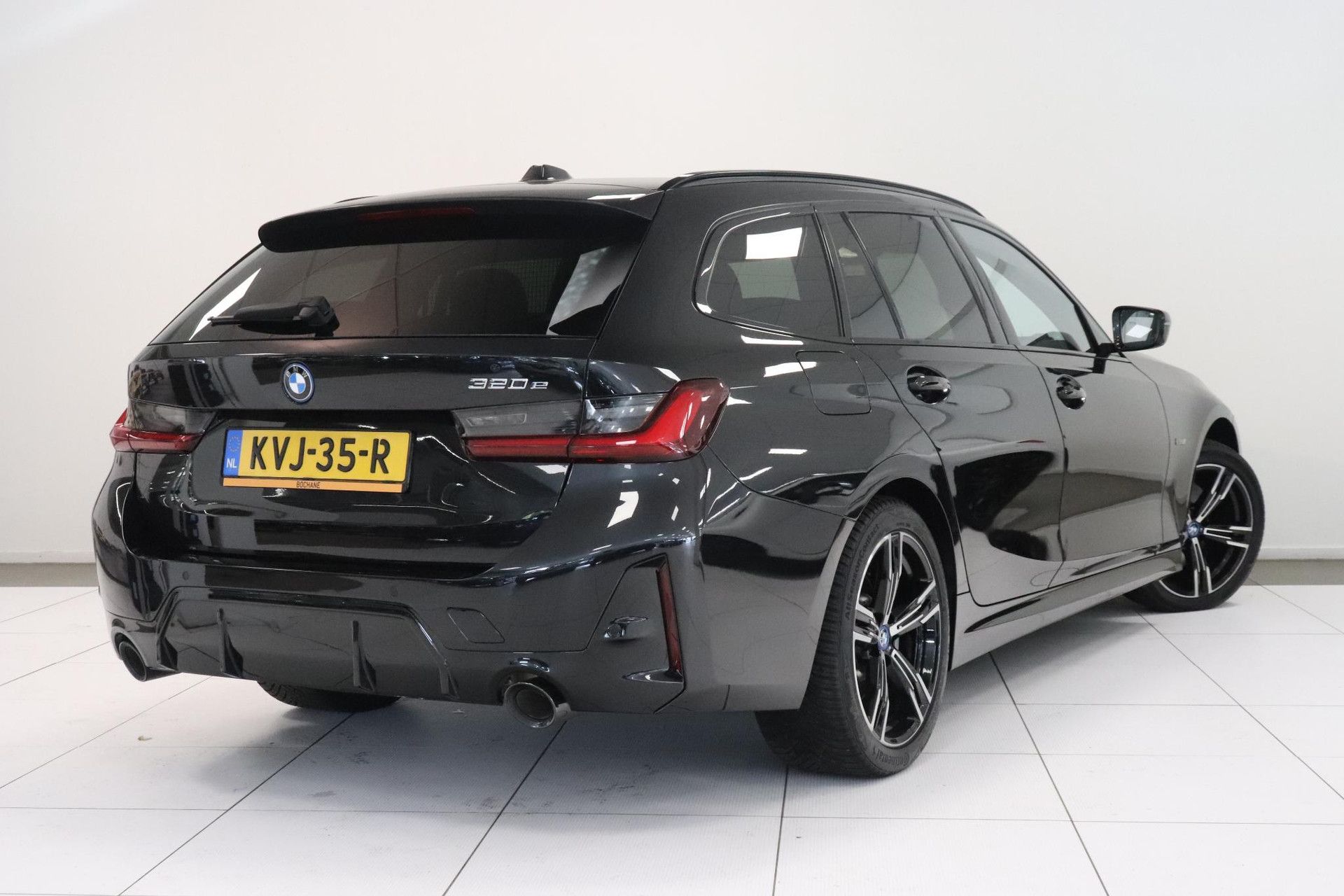BMW 3-Serie met kenteken KVJ-35-R – autofoto 2