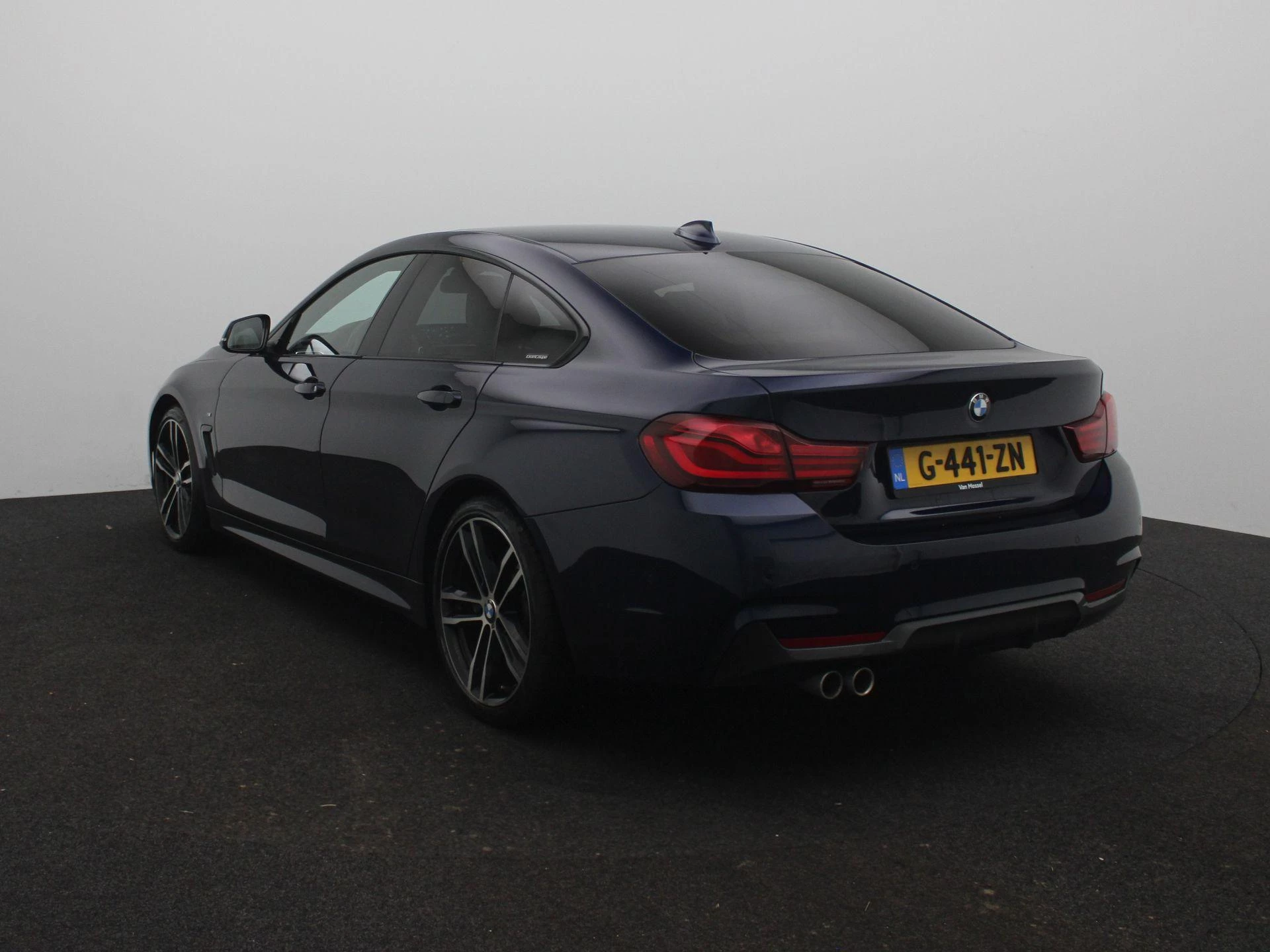 BMW 4-serie met kenteken 71100 – autofoto 3