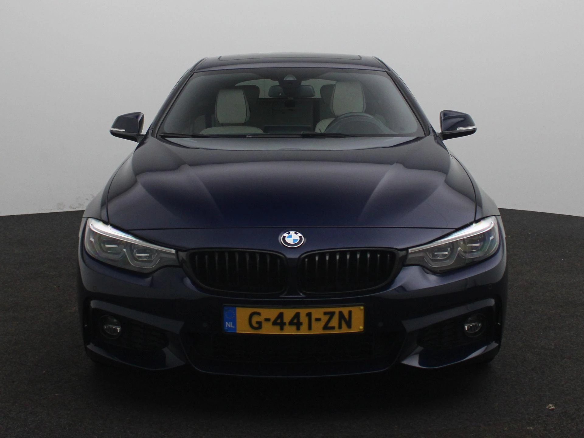 BMW 4-serie met kenteken 71100 – autofoto 4