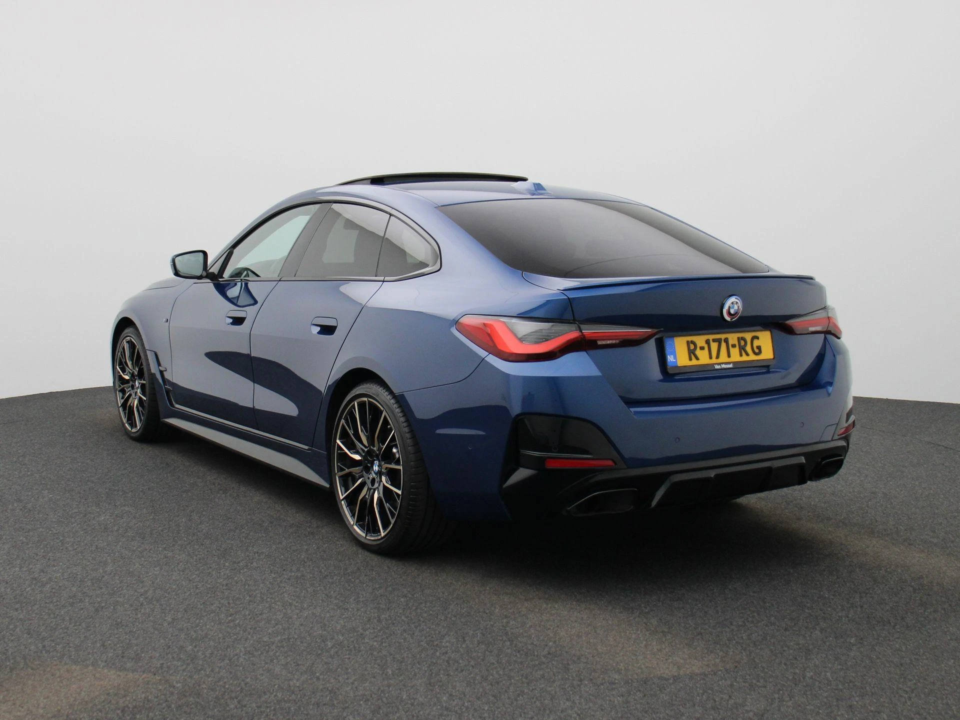 BMW 4-serie met kenteken R-171-RG – autofoto 3