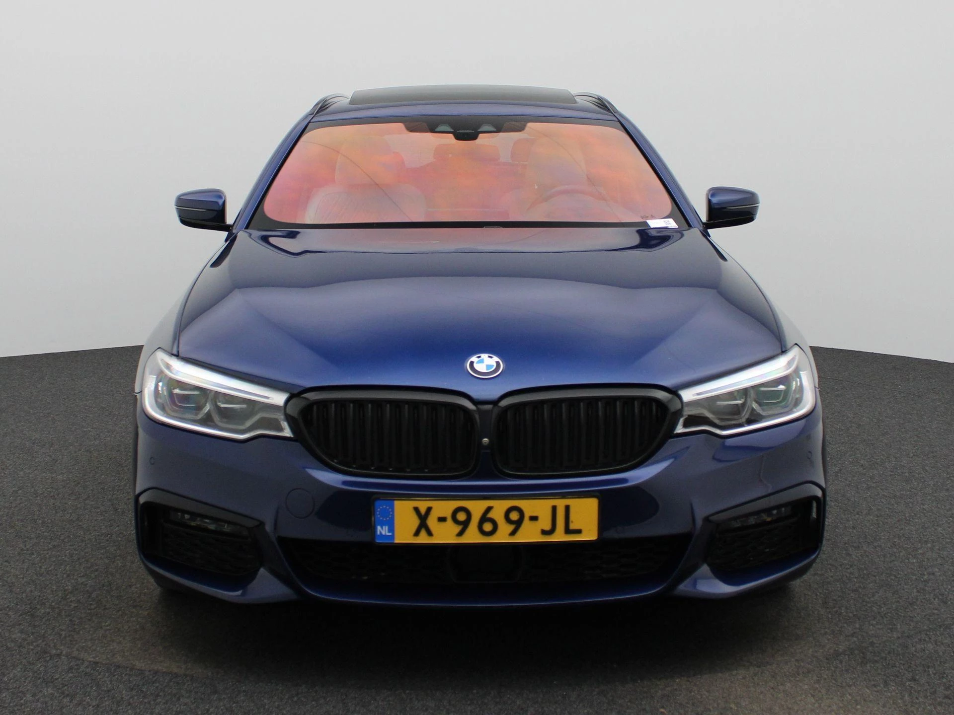 BMW 5-serie met kenteken 100100 – autofoto 4
