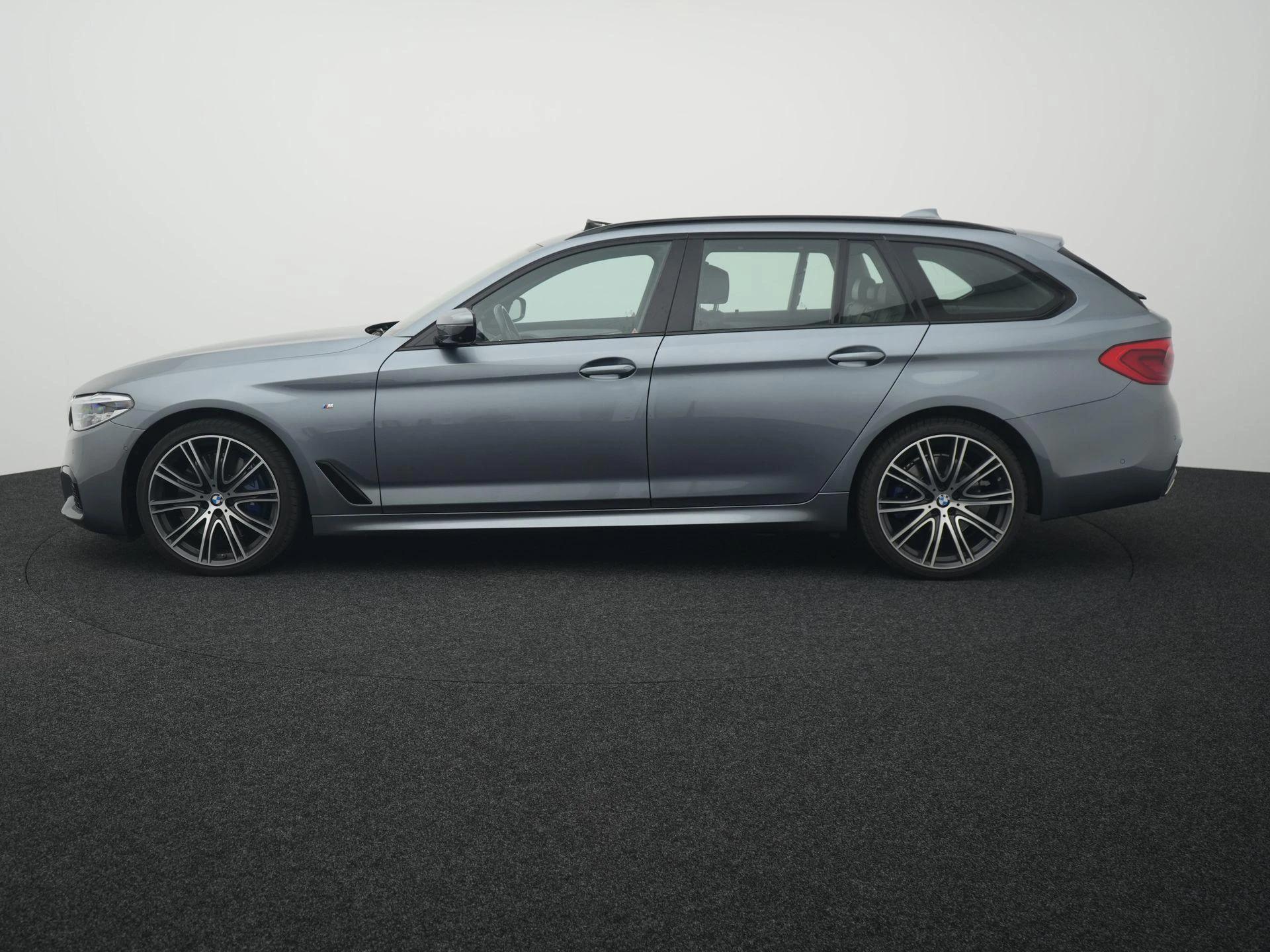BMW 5-serie met kenteken 100100 – autofoto 5