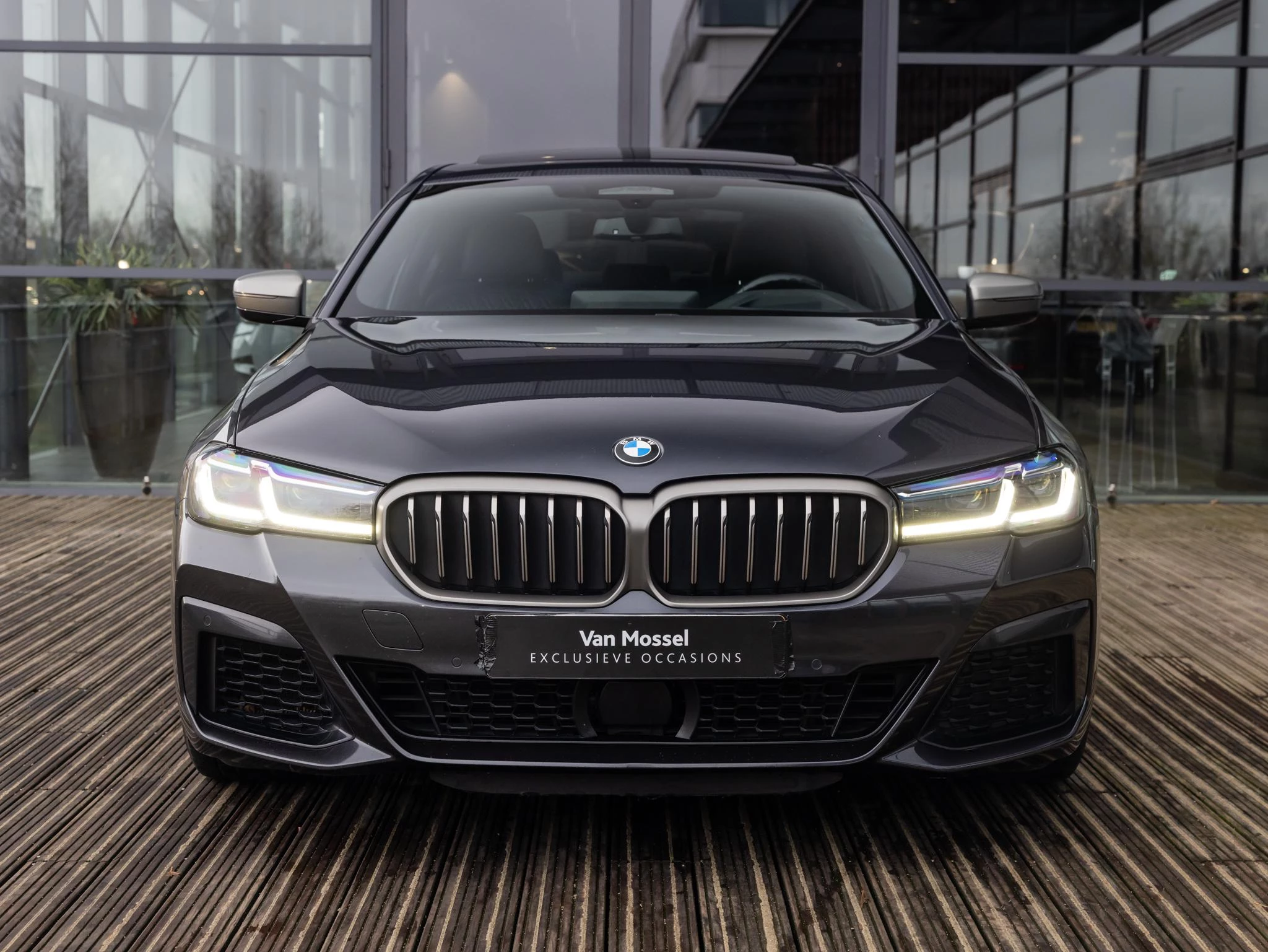 BMW 5-serie met kenteken R-219-KF – autofoto 4