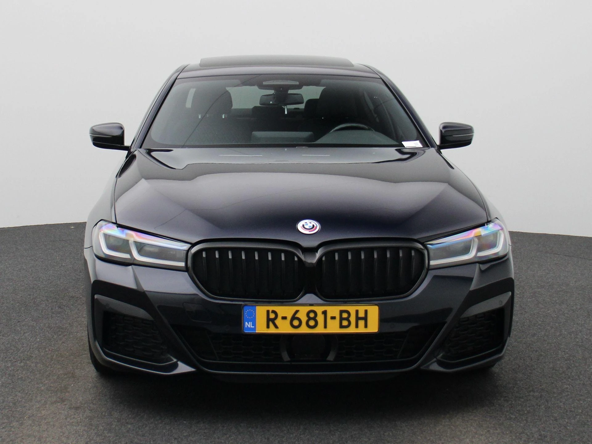 BMW 5-serie met kenteken R-681-BH – autofoto 4