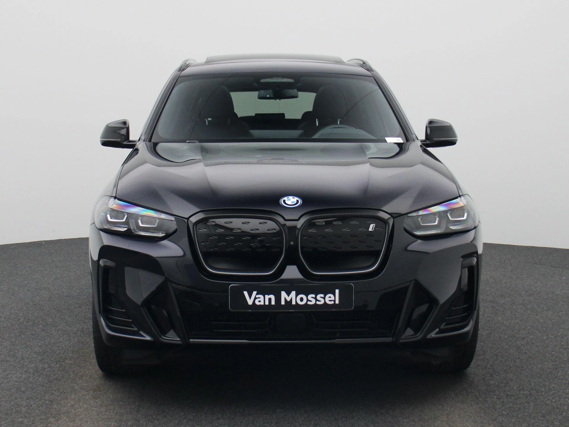 BMW IX3 – autofoto 3