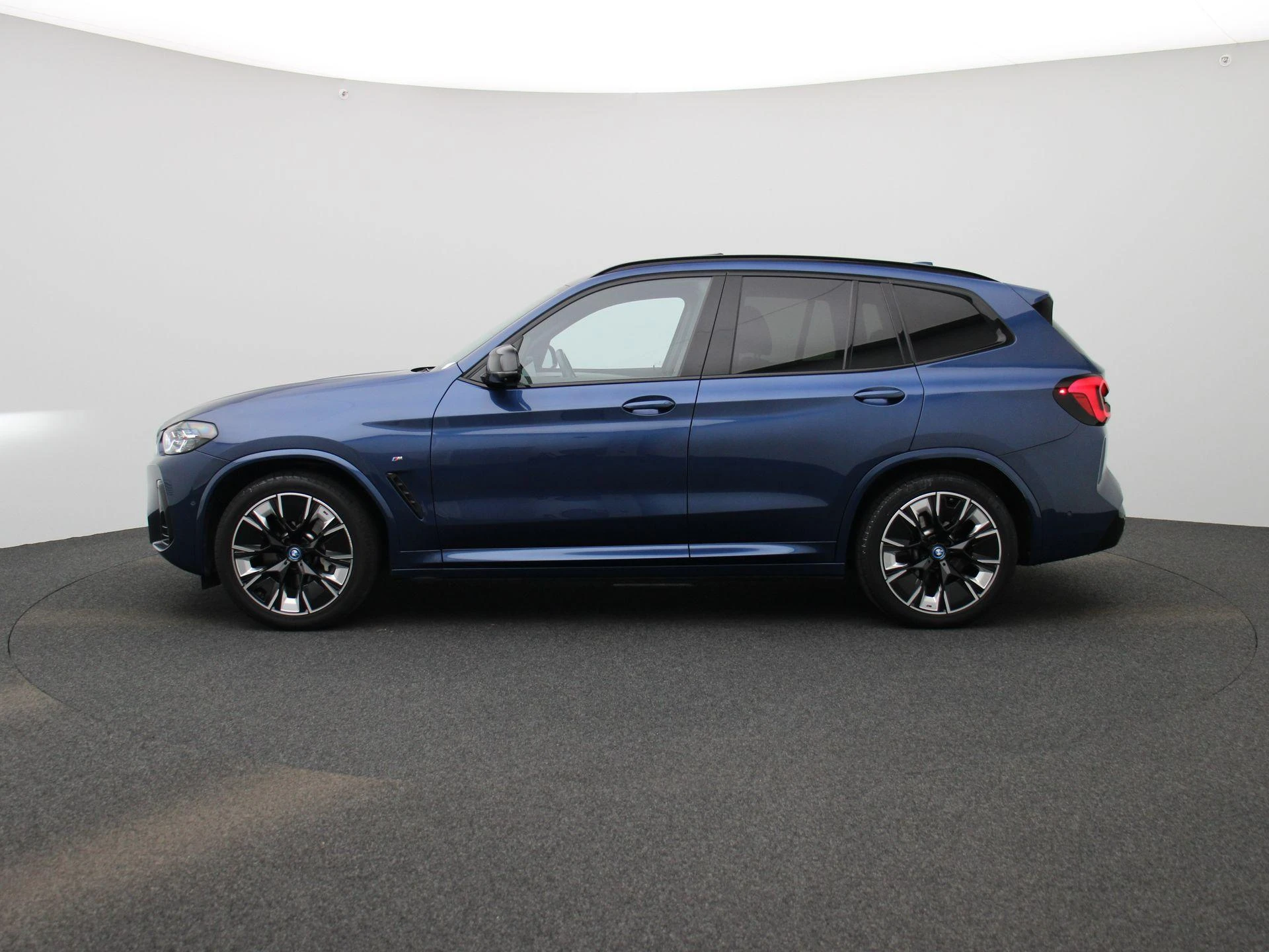 BMW IX3 – autofoto 5