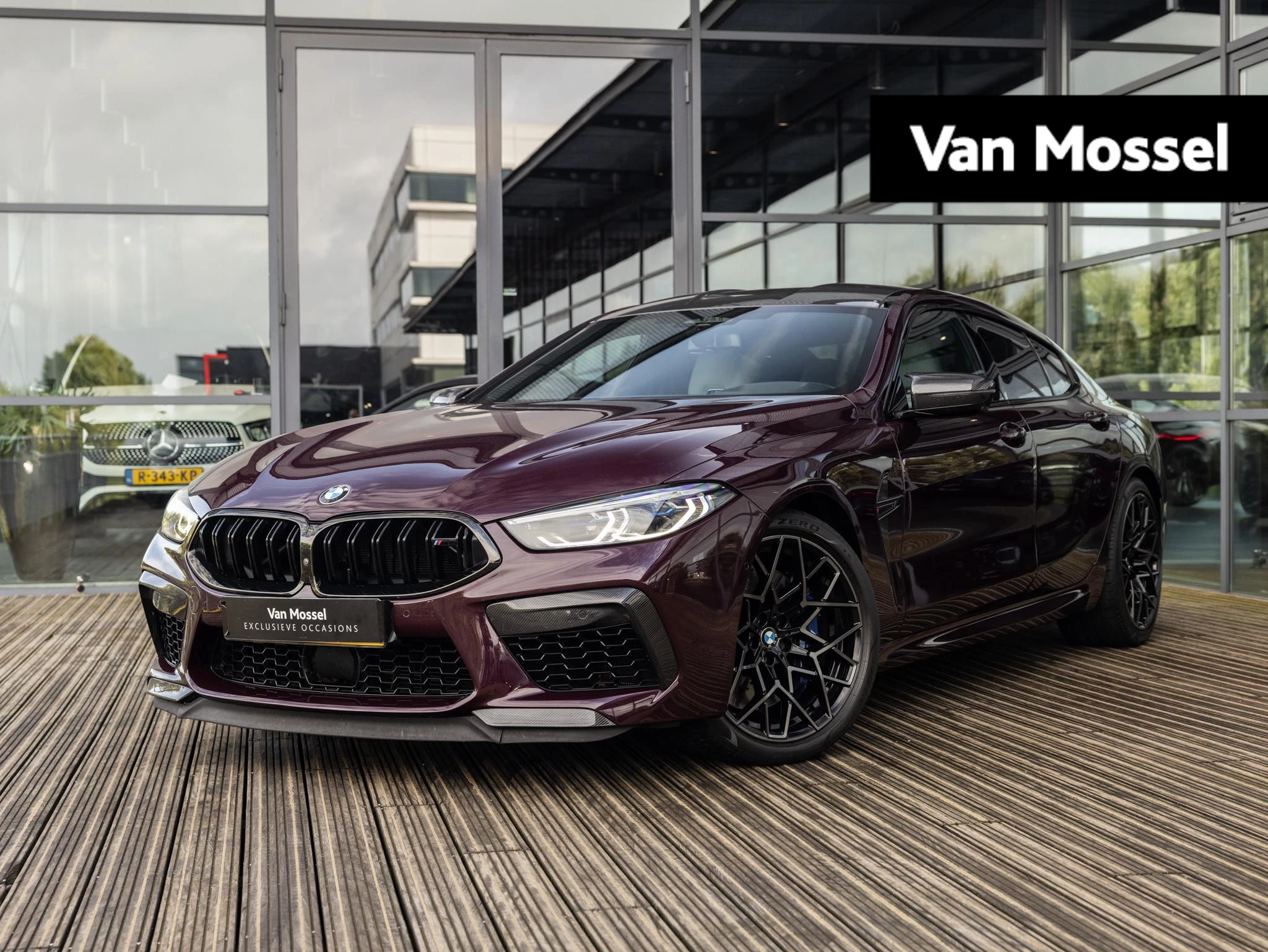 BMW M8 met kenteken 152100 – autofoto 2