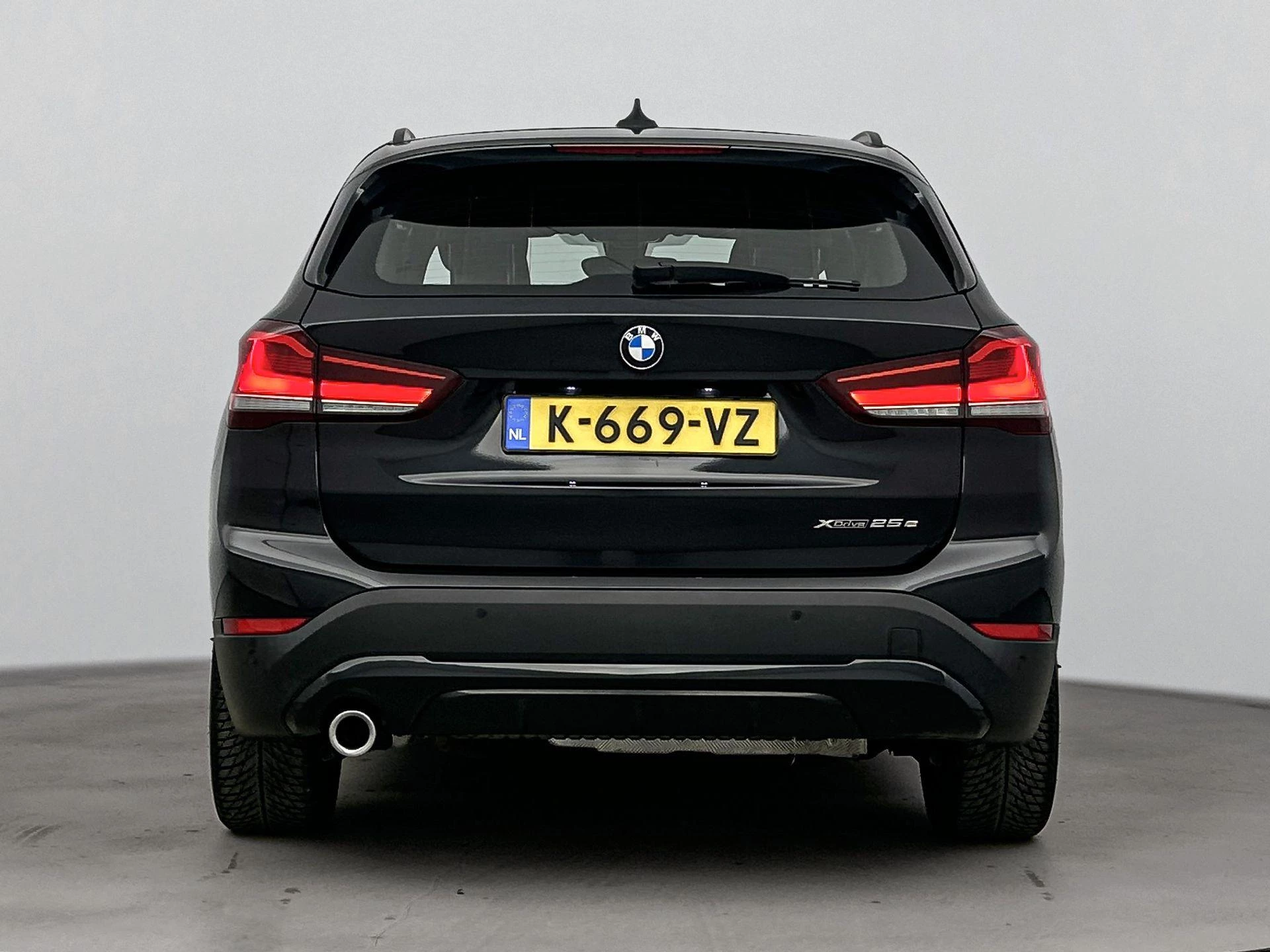 BMW X1 met kenteken 19100 – autofoto 4