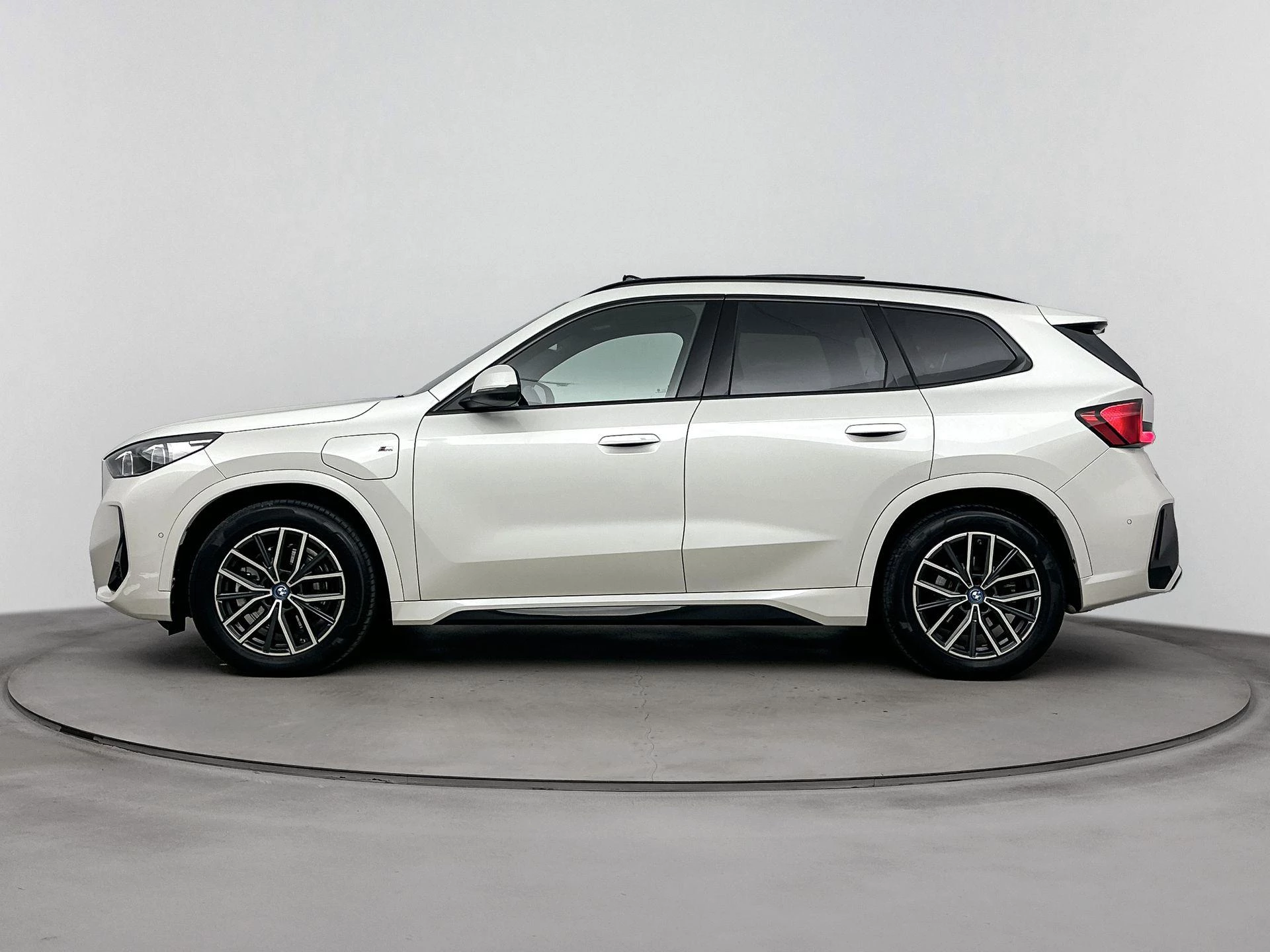 BMW X1 met kenteken 24100 – autofoto 4