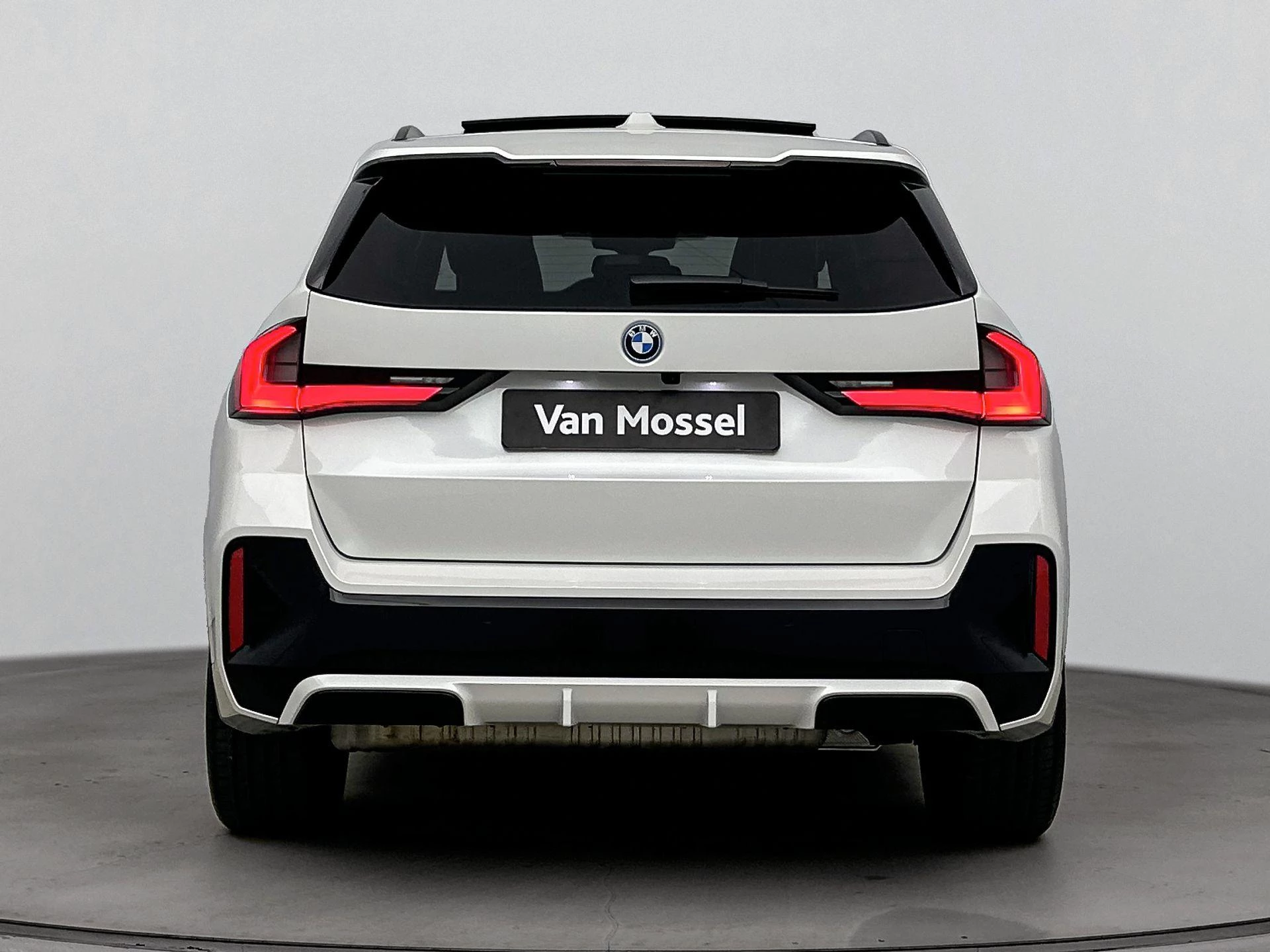 BMW X1 met kenteken 24100 – autofoto 5
