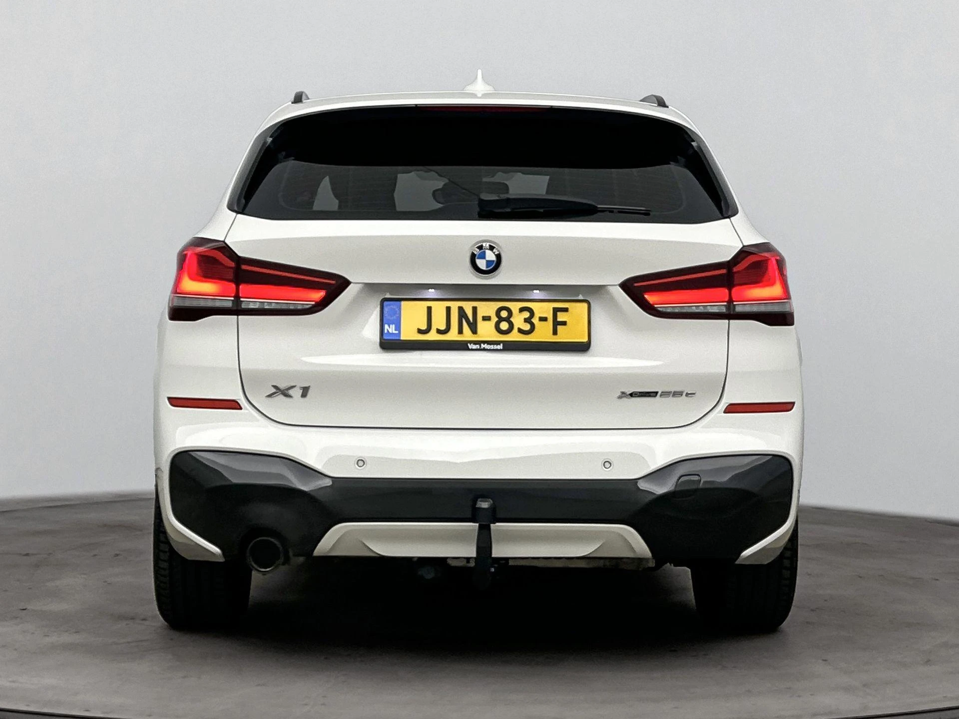 BMW X1 met kenteken 52 – autofoto 5