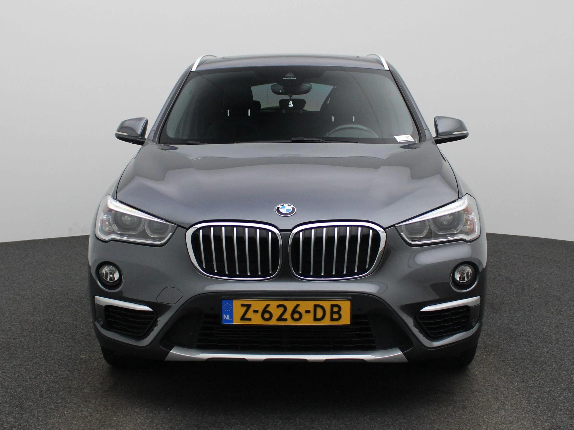 BMW X1 met kenteken 74100 – autofoto 4